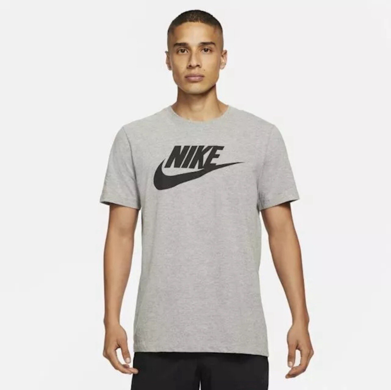Nike Men’s Athletic Wear Short Sleeve Logo Swoosh T-Shirt Size M