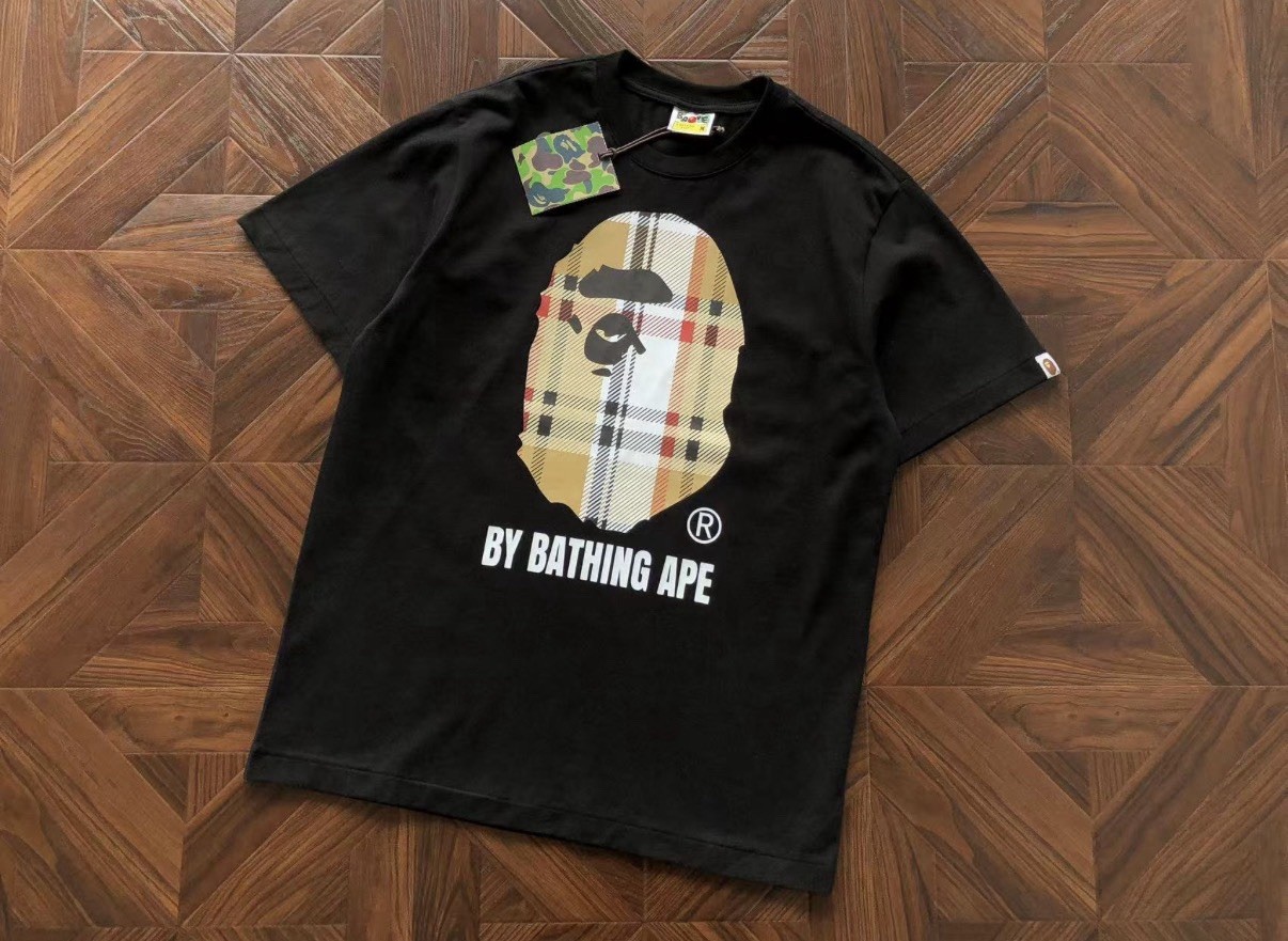 A Bathing Ape Mens Black Logo Graphic Crewneck T-Shirt