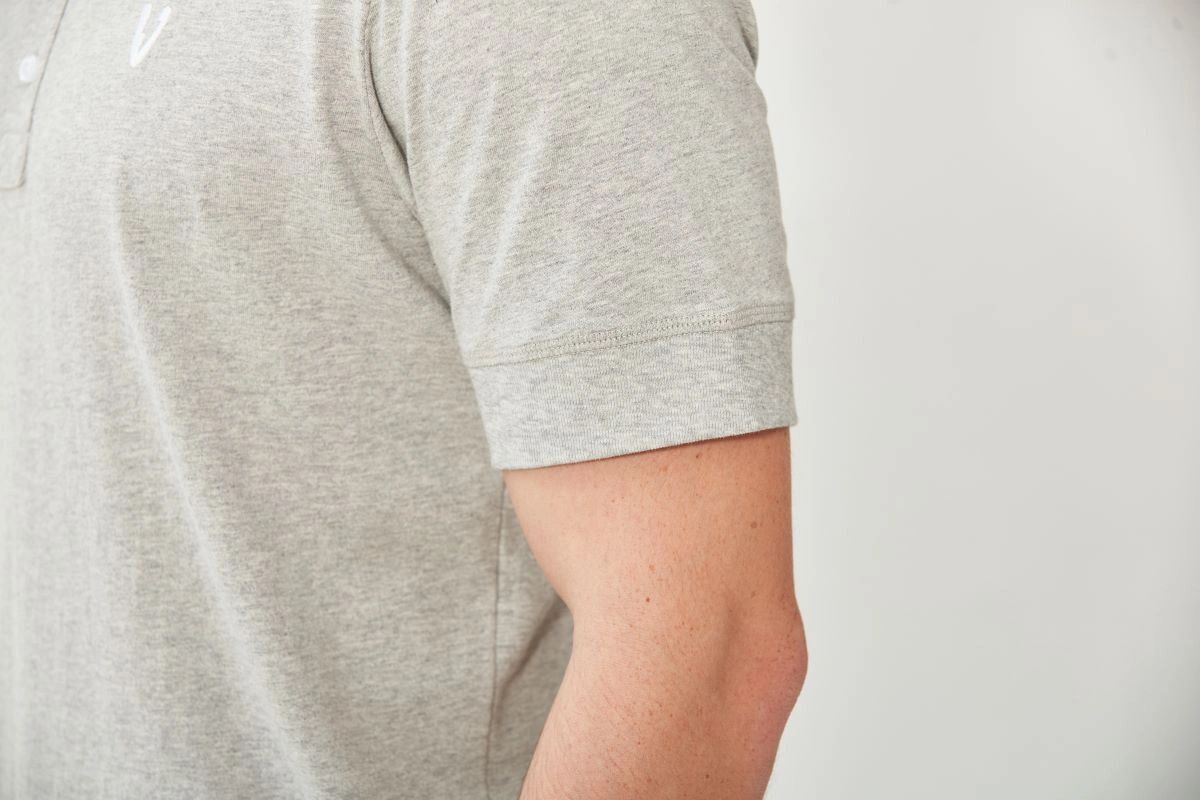 VarietyAthletics Mens Soft Pima Cotton Elastic Sleeve Cuff Henley T-Shirt