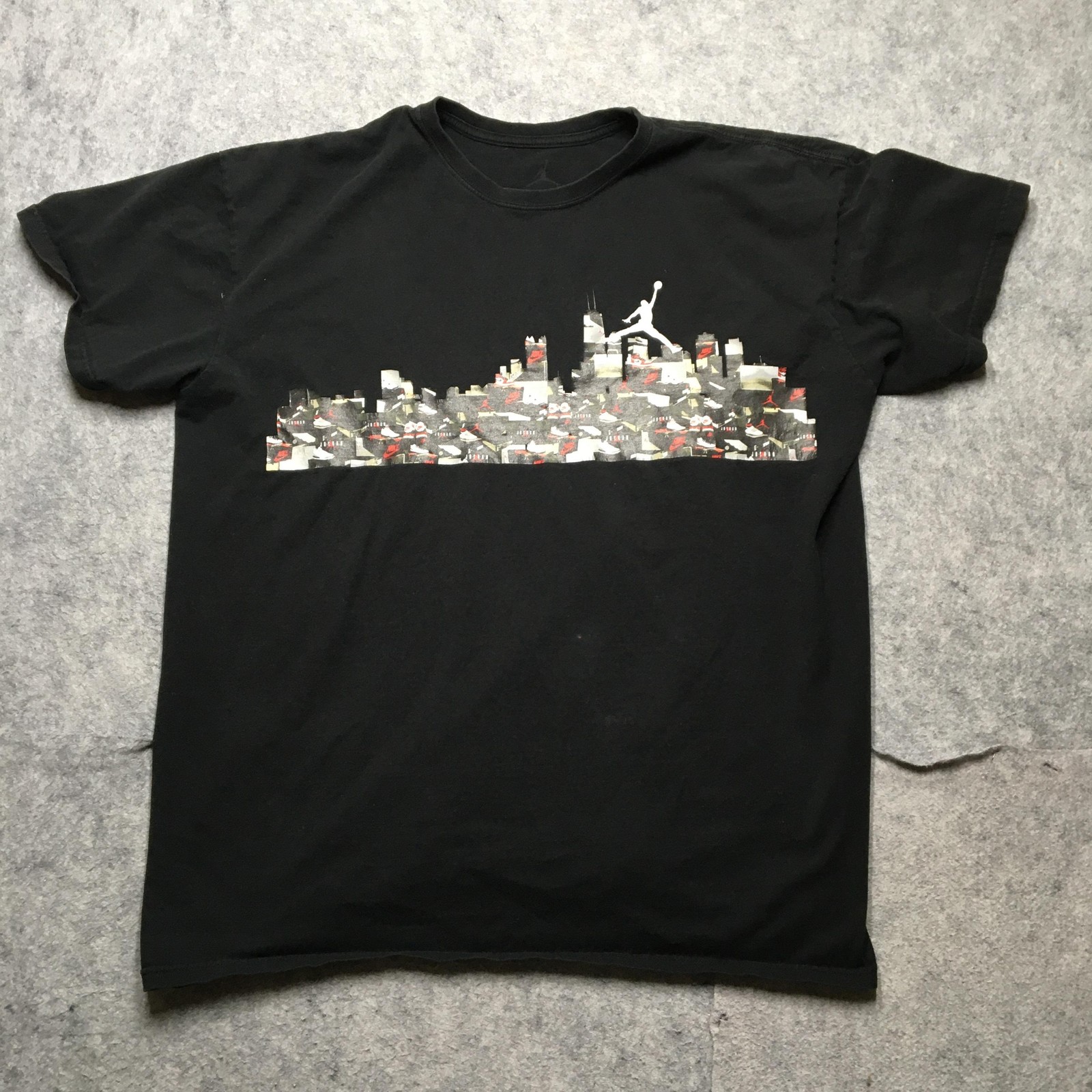 Jordan Shirt Mens 2XL Black Jumpman City Skyline Sneaker Graphic Basketball Tee