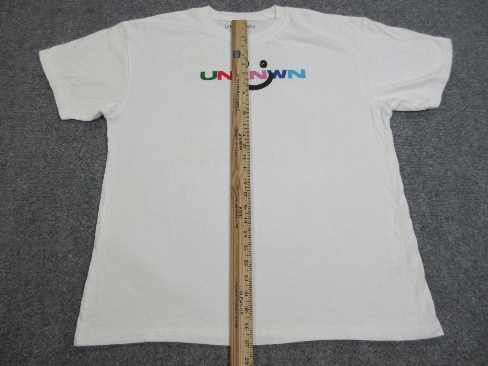 UNKNWN Shirt Mens Large White Smile Graphic Tee The Fight To Get There USA
