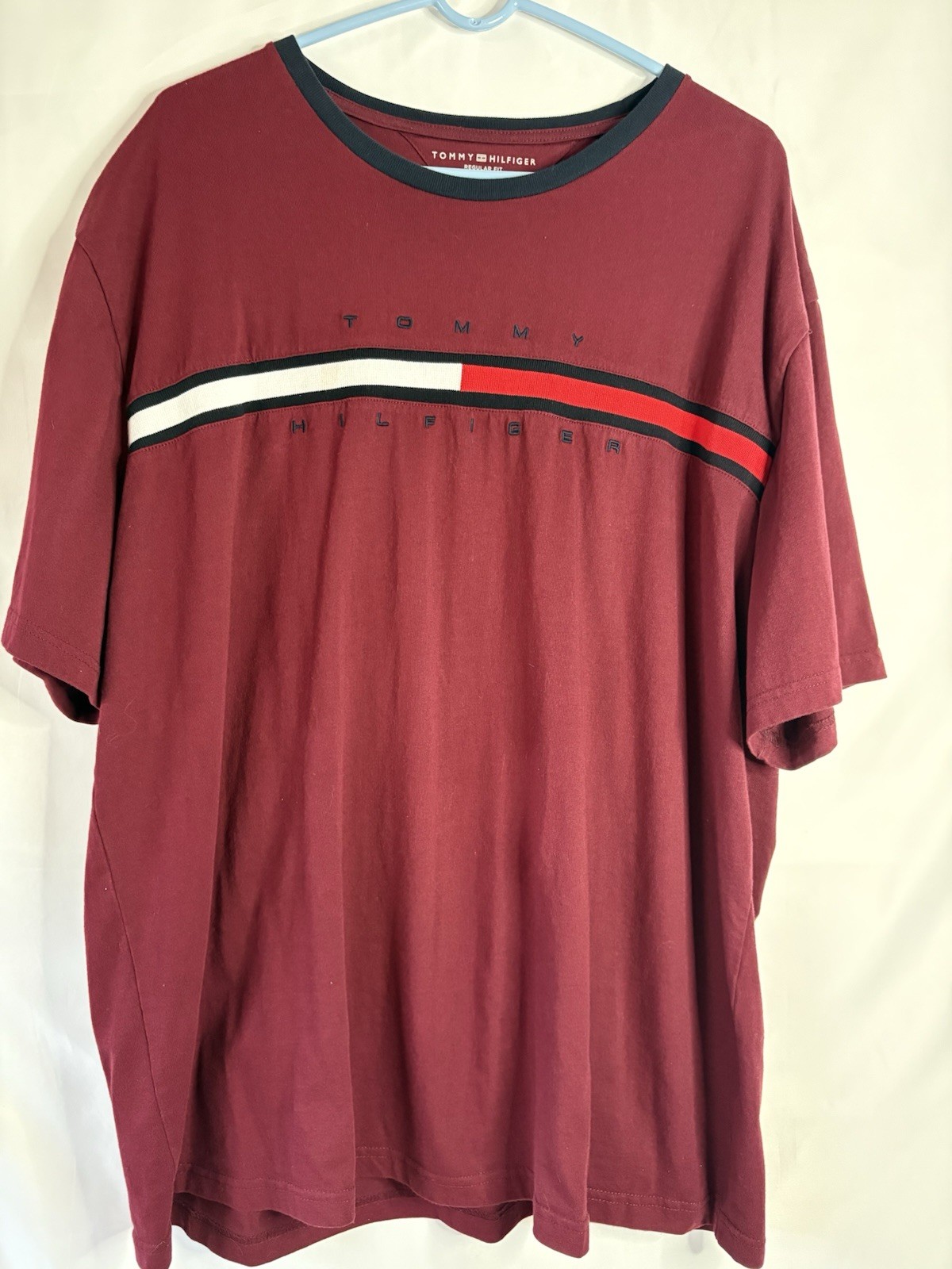 Tommy Hilfiger Men’s Burgundy Colorblock Logo Crew Neck Cotton Knit Tee 3XL