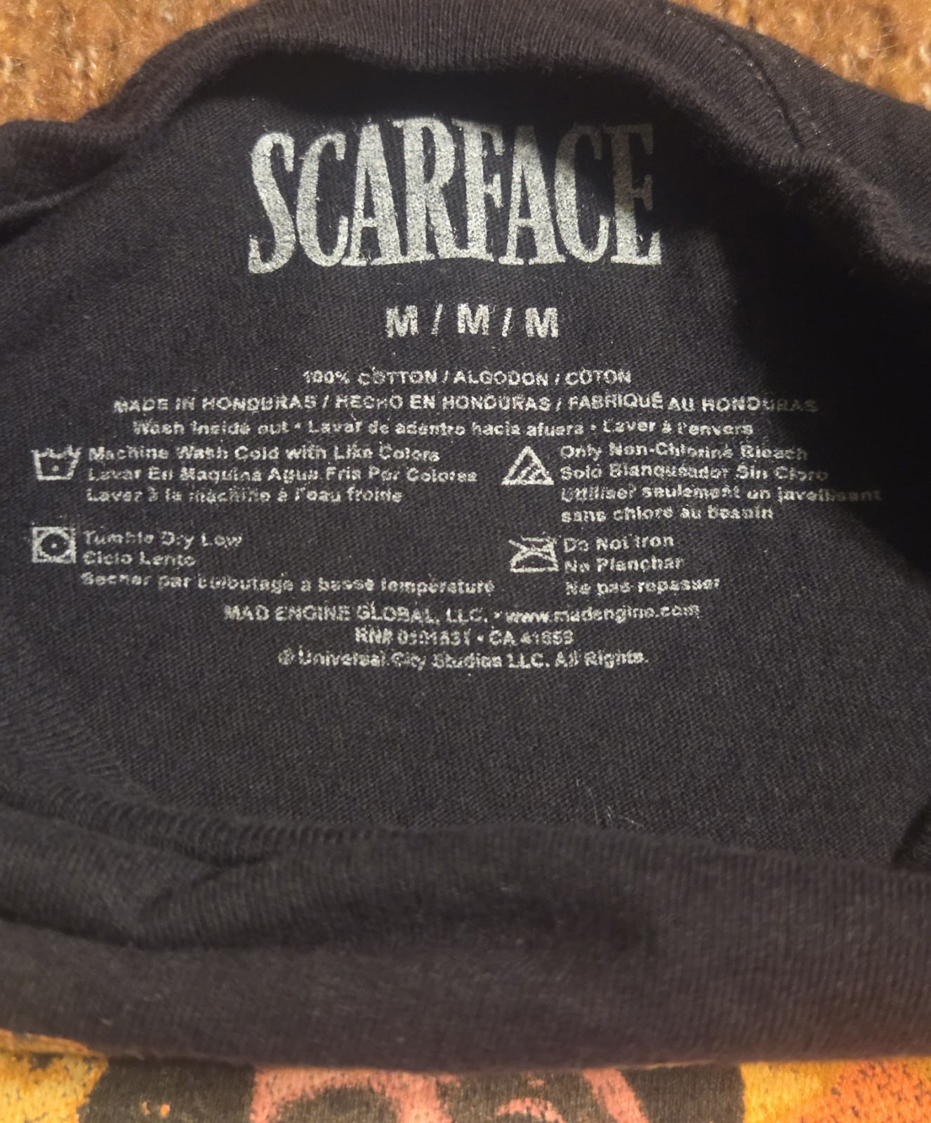 Official Scarface “The World Is Yours” Men’s Graphic Tee Tony Montana Size M