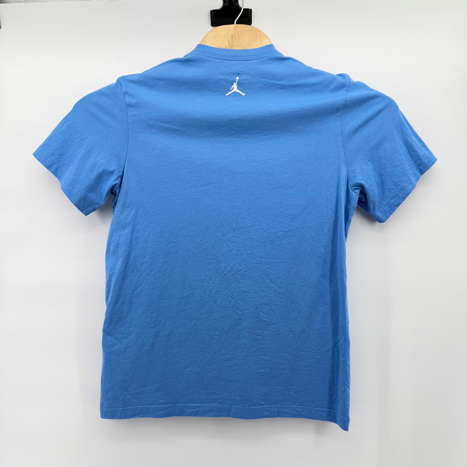 Jordan Graphic T-Shirt Men Medium Blue Jumpman Air Jordan 1 Bred Clouds Tee