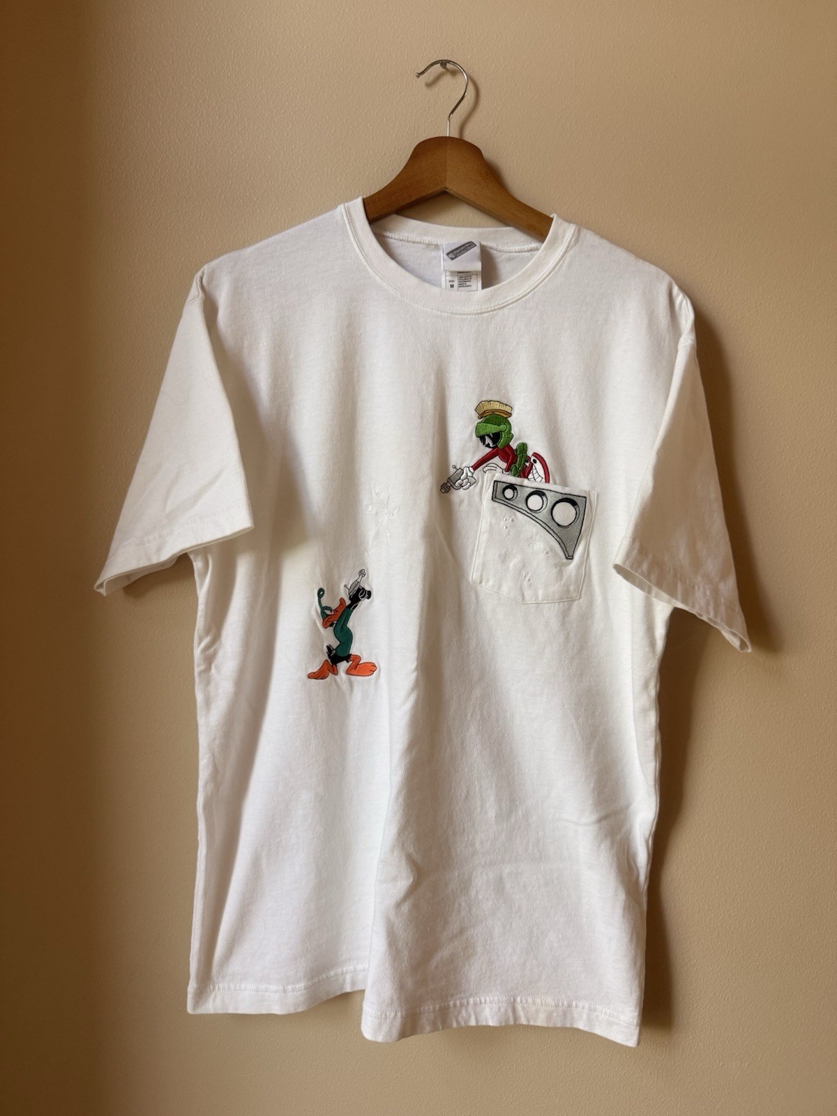 Vintage 199 Warner Bros Looney Tunes Embroidered T Shirt Size Medium
