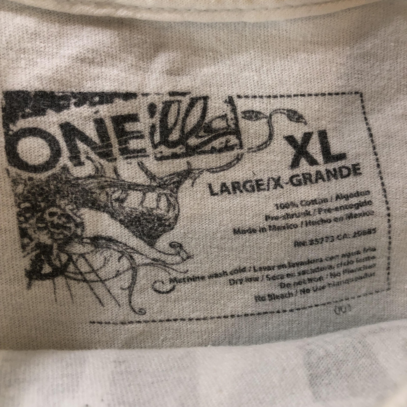 Vintage O’Neill Shirt Mens XL White Logo Graphic Surf Tee Tagless Y2K Surfwear