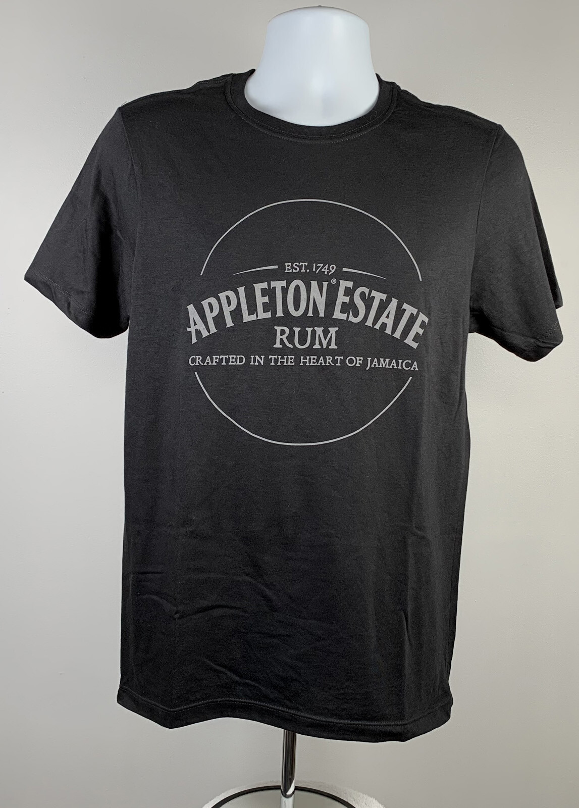 Appleton Estate Rum Crafted in the Heart of Jamaica T Shirt Mens Small 50/50