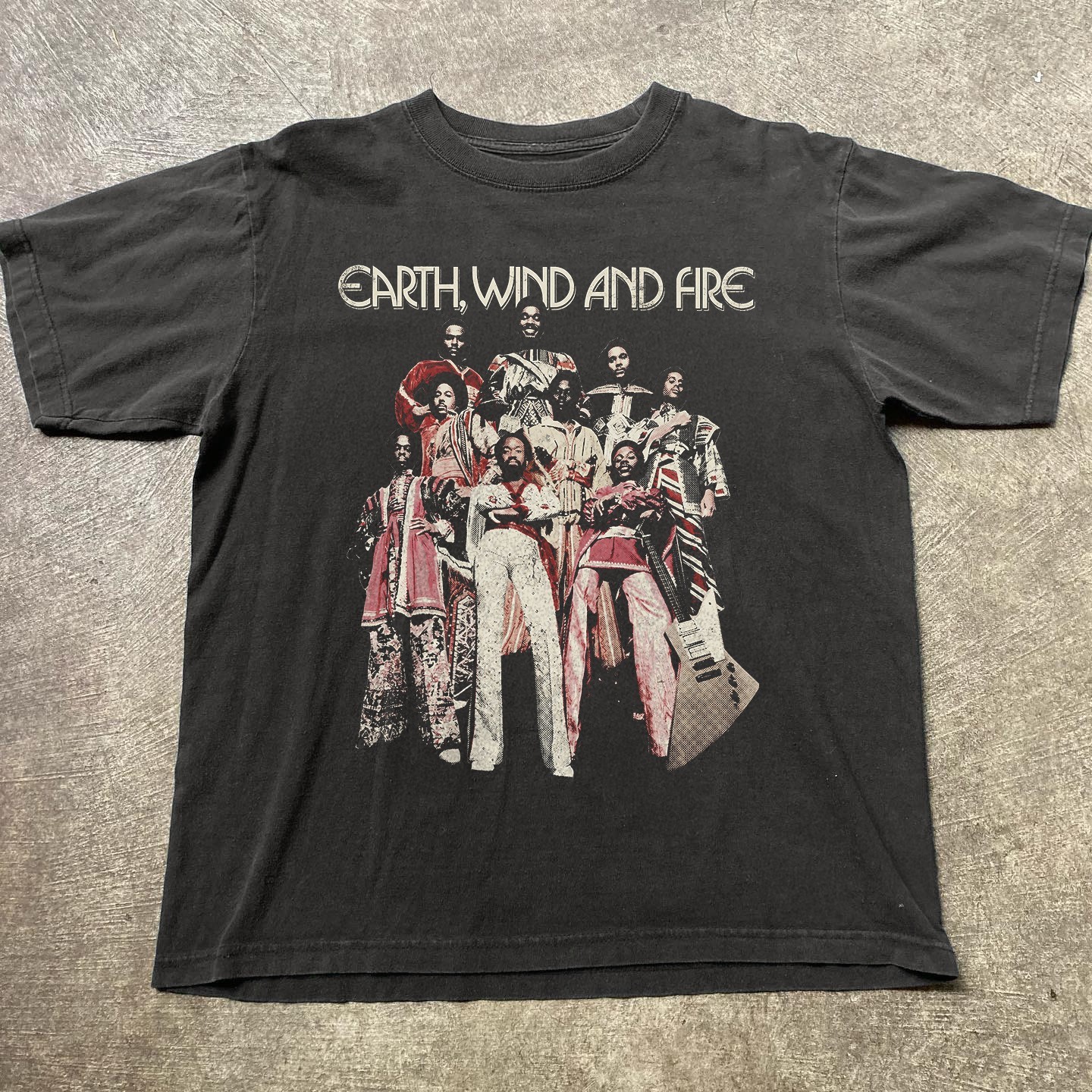 RARE! Earth, Wind And Fire Graphic T-Shirt Retro Unisex Black T-shirt Size S-5XL