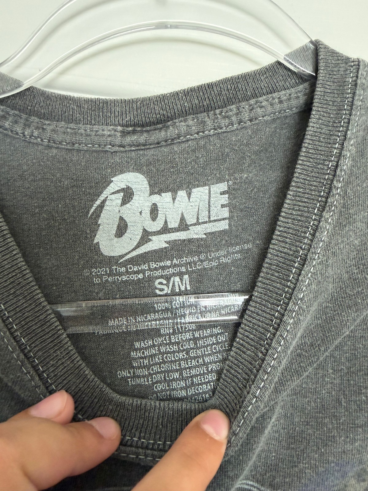 David Bowie Archive Aladdin Sane Size Small 100% Cotton Tshirt