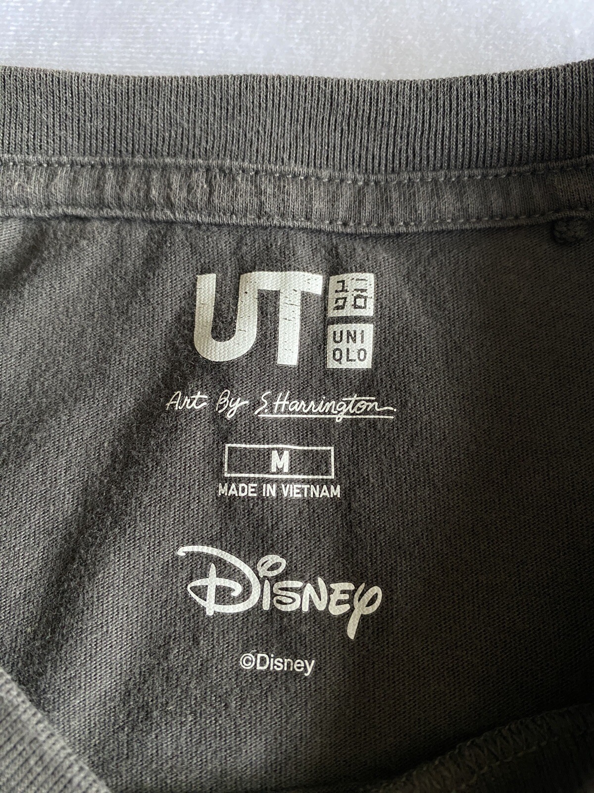 Uniqlo X Steve Harrington Mickey & Friends UT – USED Medium 08 Dark Gray