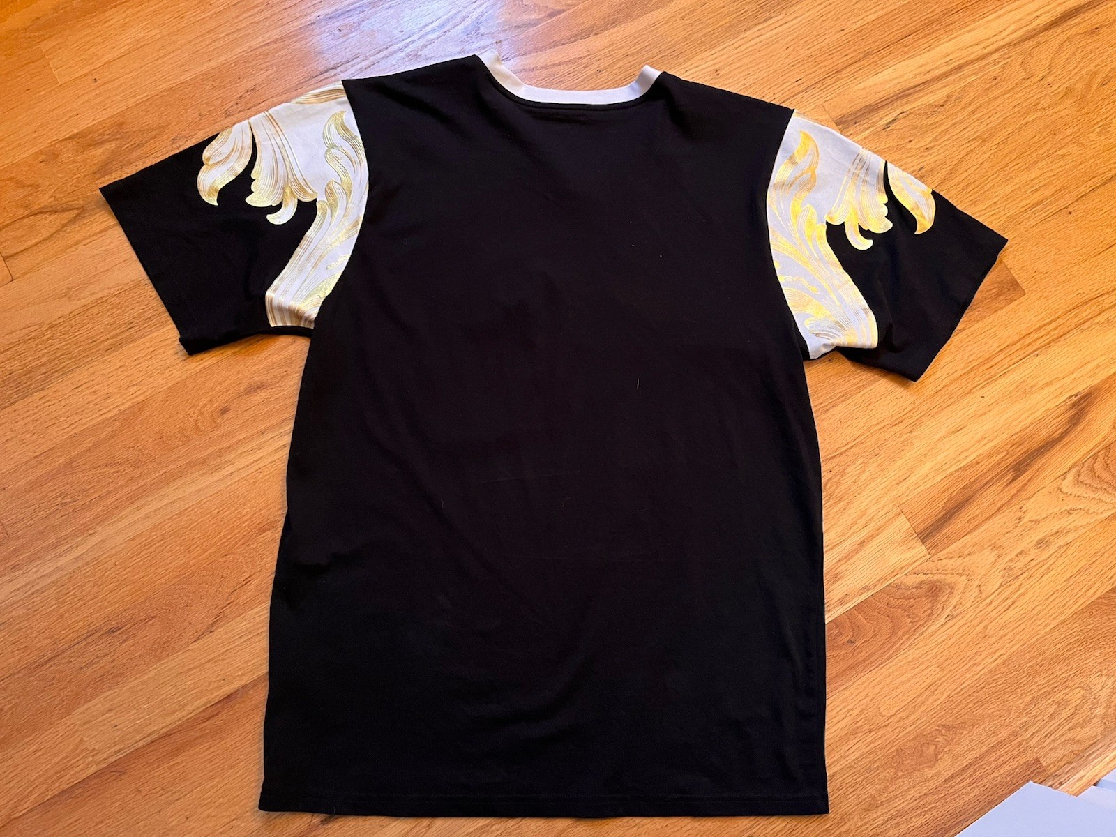 19V69 by Versace v 1969 Italia Sexy Rich Gold Foil Black T-Shirt Mens XL Top