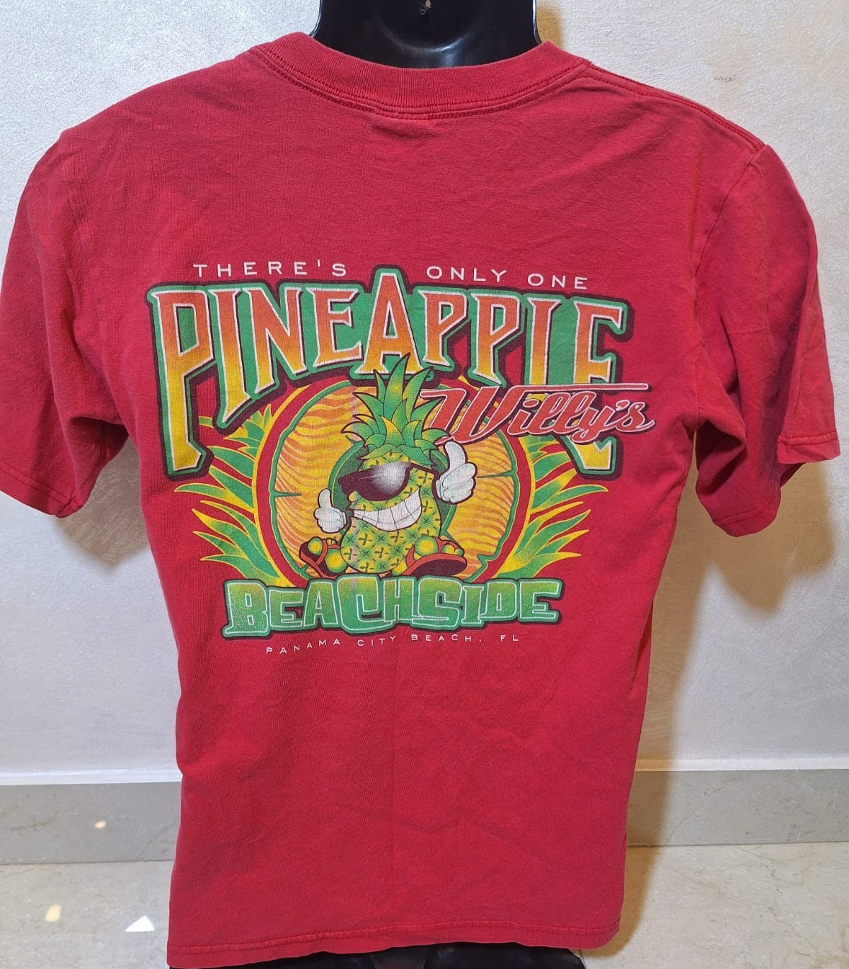Vintage Pineapple Willy’s Beachside FL Red Graphic T-Shirt Men’s Small