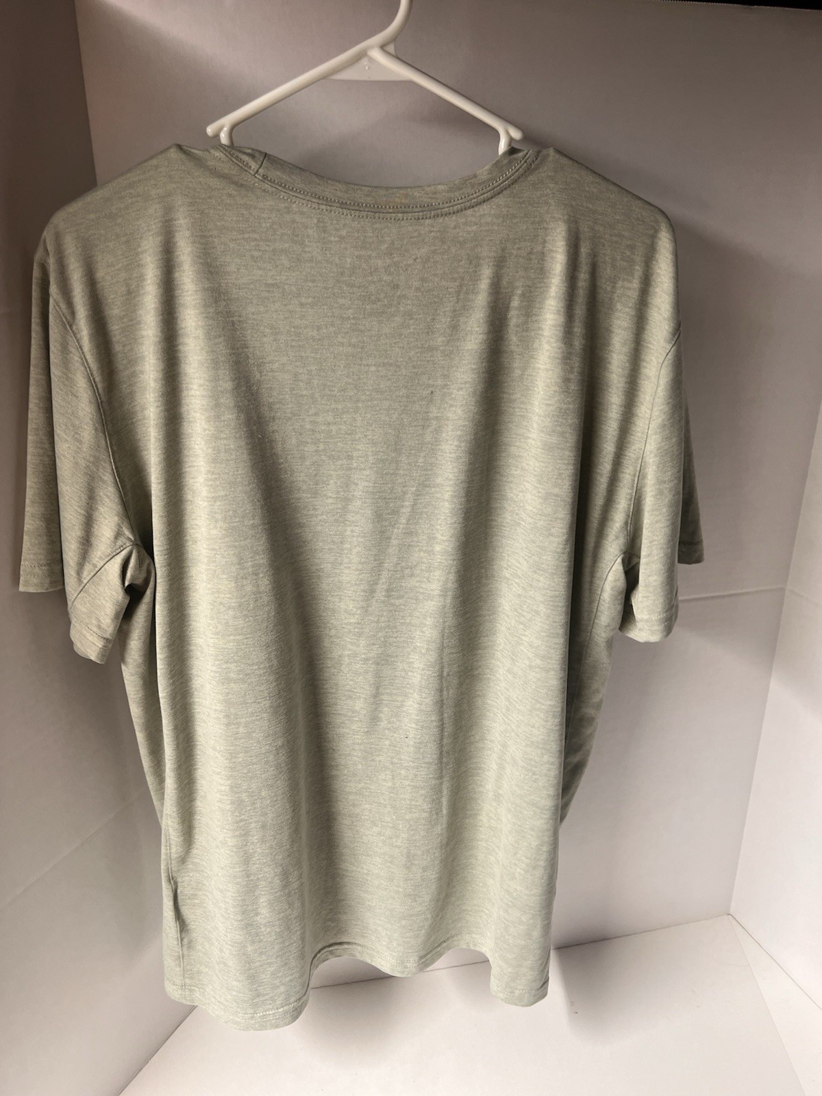 Nike Dri-FIT The Nike Tee Men’s Gray Knit Logo T-Shirt Crew Neck Size M