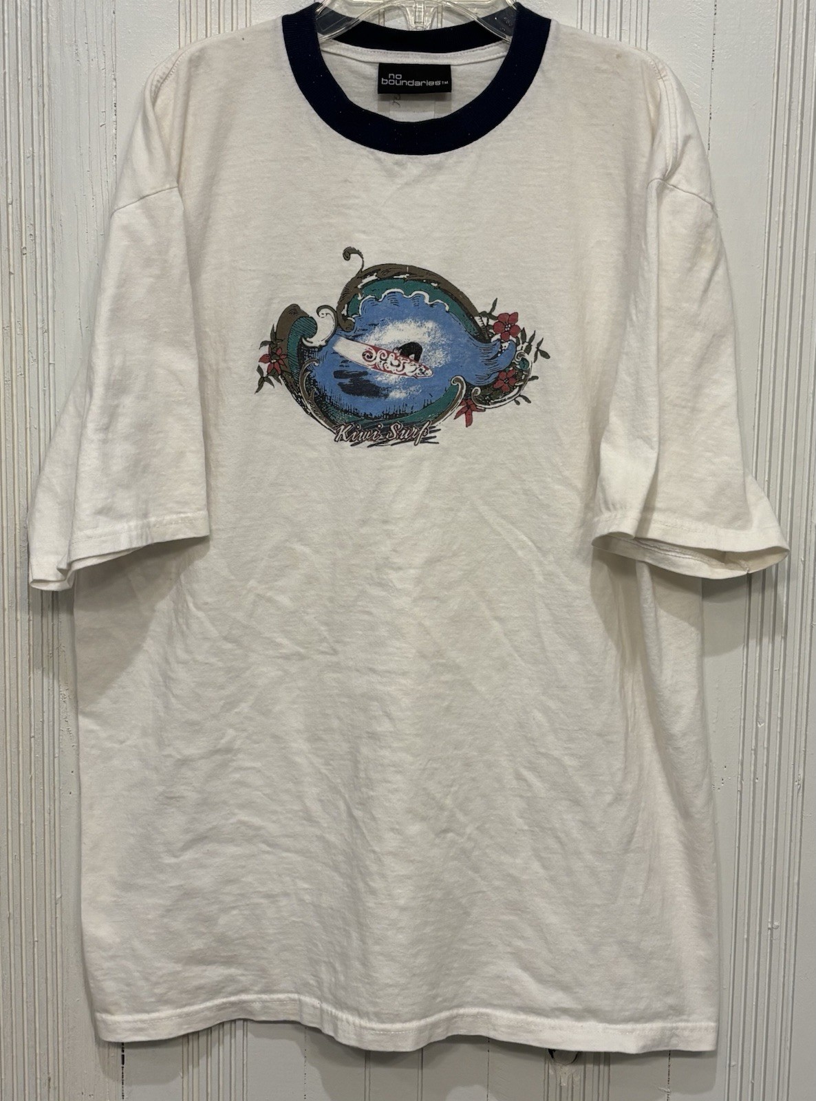 Vintage 1990’s No Boundaries Kiwi Surf White Short Sleeve Medium Surfing T-Shirt
