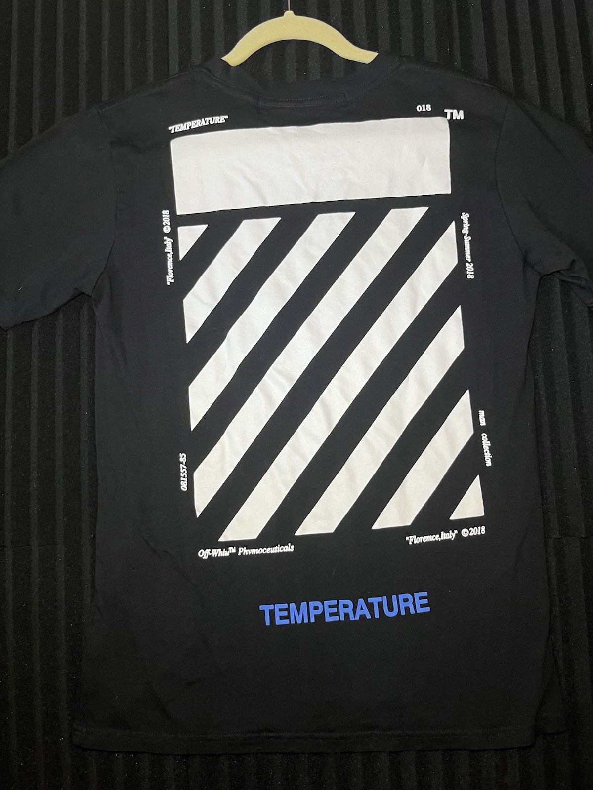 Off-White Men’s Black Temperature Graphic Logo Crew Neck SS T-Shirt Size XS