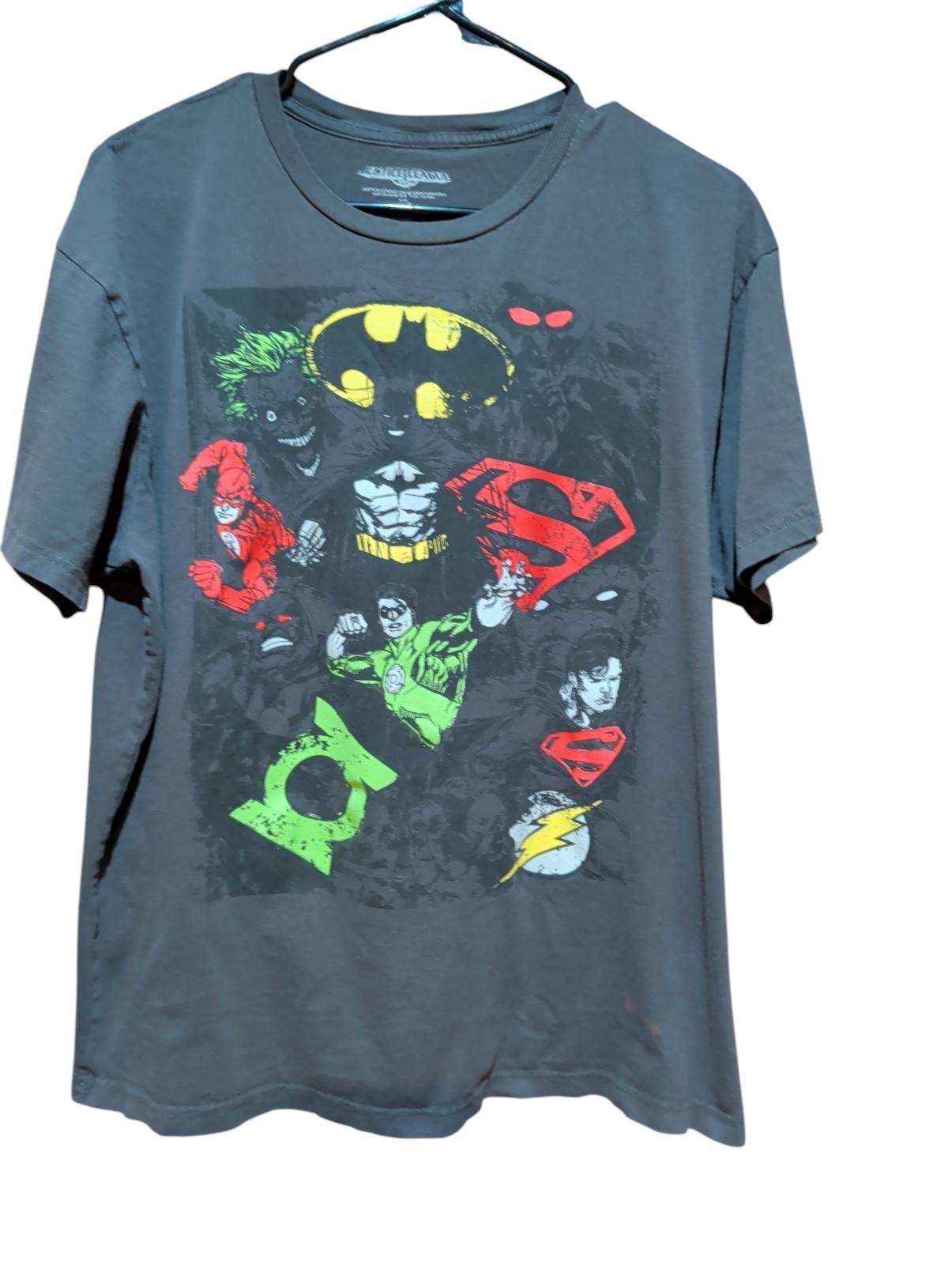 Justice League and Villains DC Comics graphic shirt Size Large Grey