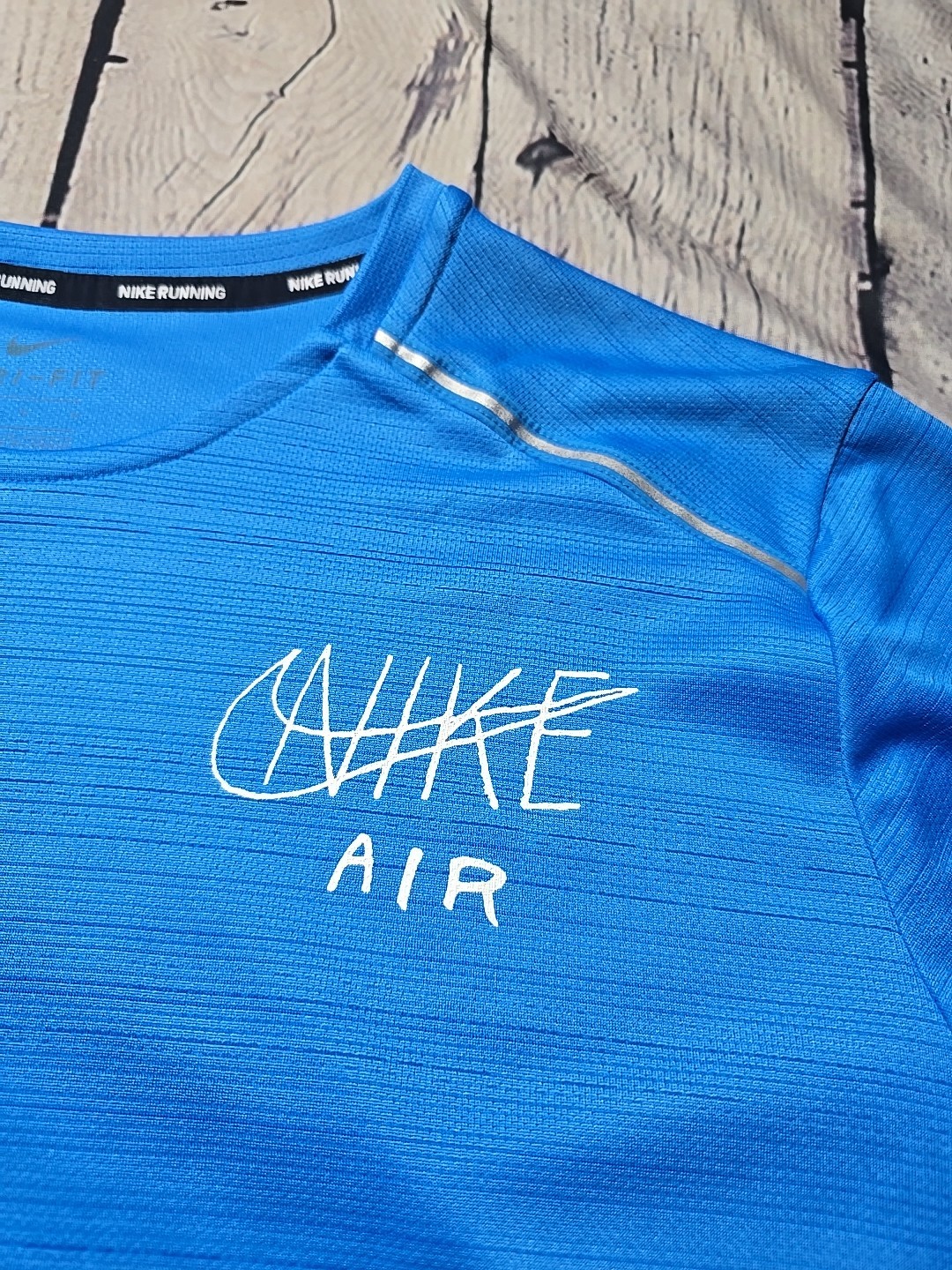 Nike Breathe Men’s Short Sleeve Tee Shirt Medium Polyester Blue CN8465-435