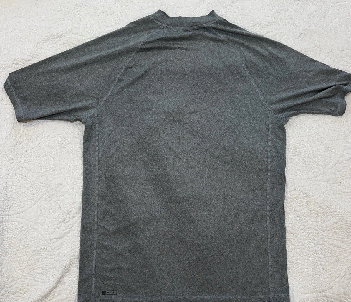 Rip Curl Men’s Large Gray Surf Ocean Beach Relaxed Fit Rashguard UPF 50+