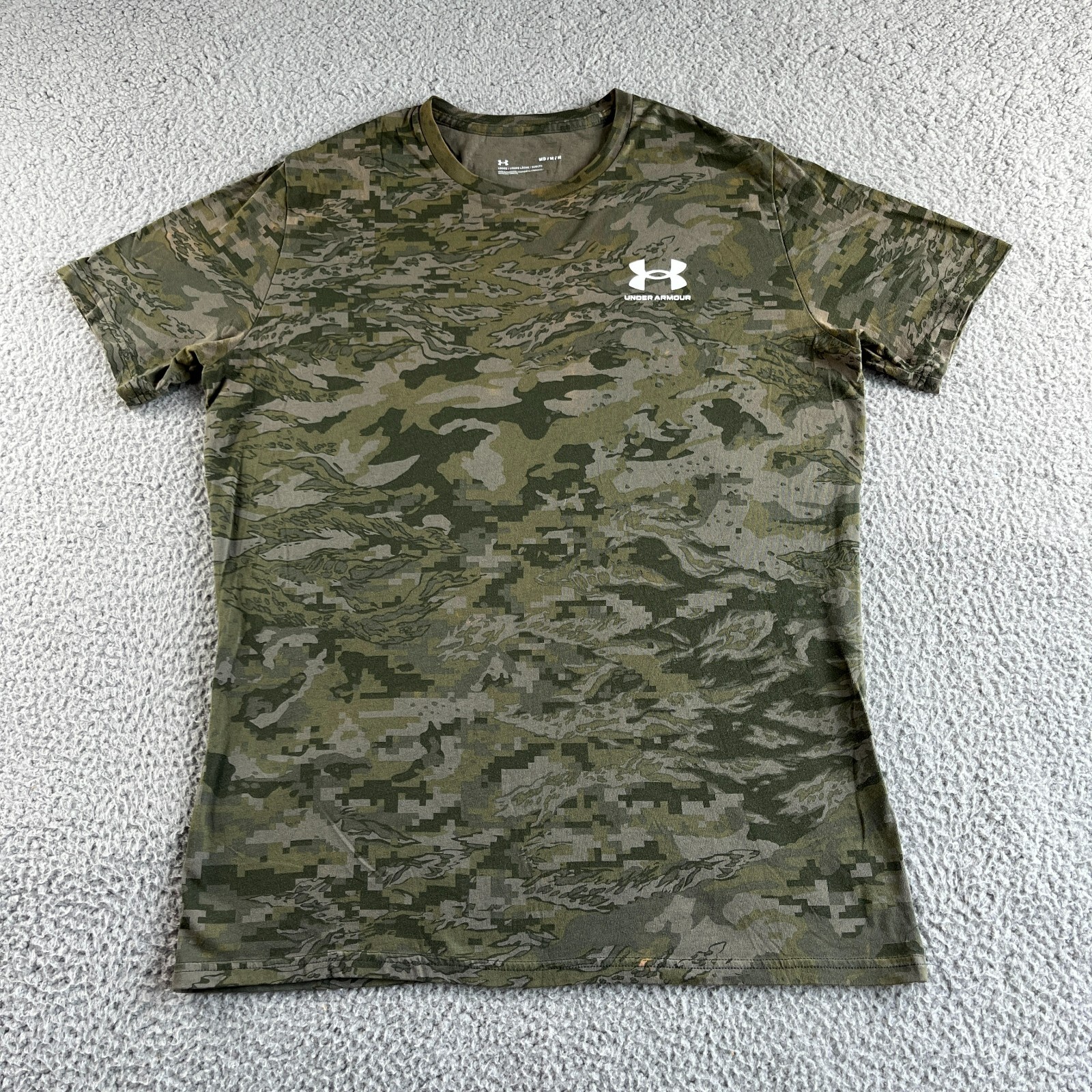 Under Armour T Shirt Mens Medium Green Camo Loose Casual Outdoor Military Army