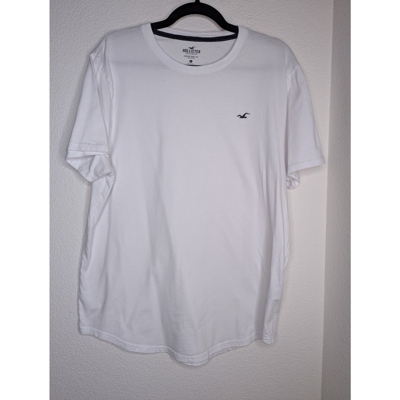 Hollister Men’s Crewneck White Tee XL Cotton Preppy Beach Summer Casual Travel