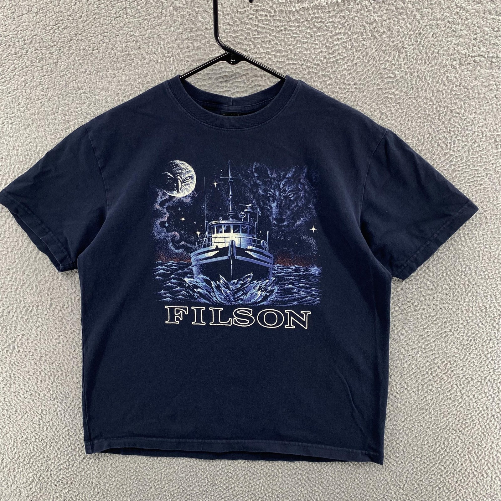 Filson T Shirt Mens Medium Blue Wolf Boat Graphic Made USA Outdoor Nature