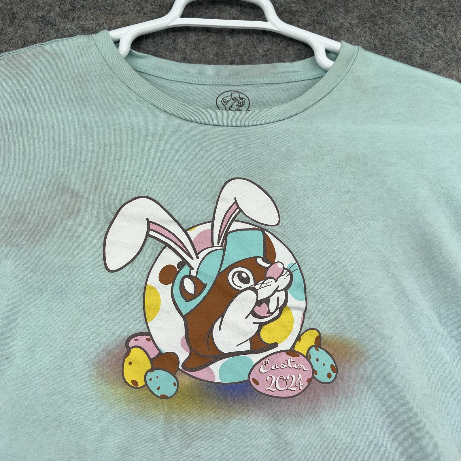 Buc-ee’s Shirt Mens XL Green Short Sleeve Bunny Easter Graphic Crew Neck Tagless