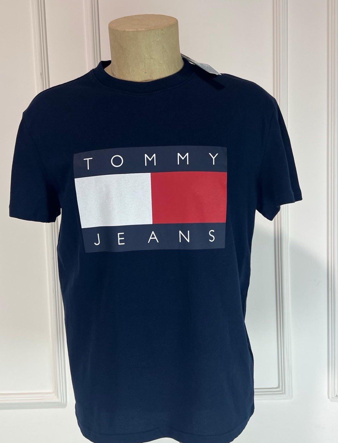 Tommy Jeans Mens White Logo Front Flag Crew Neck Casual T-Shirt