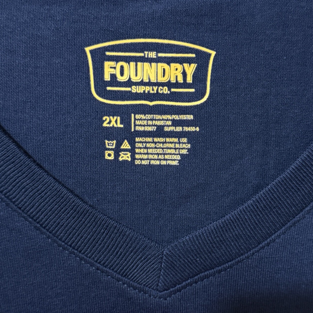 Foundry V-Neck T-Shirt Men’s 2XL Navy Blue Quick Dry Easy Care Cotton Blend NWT