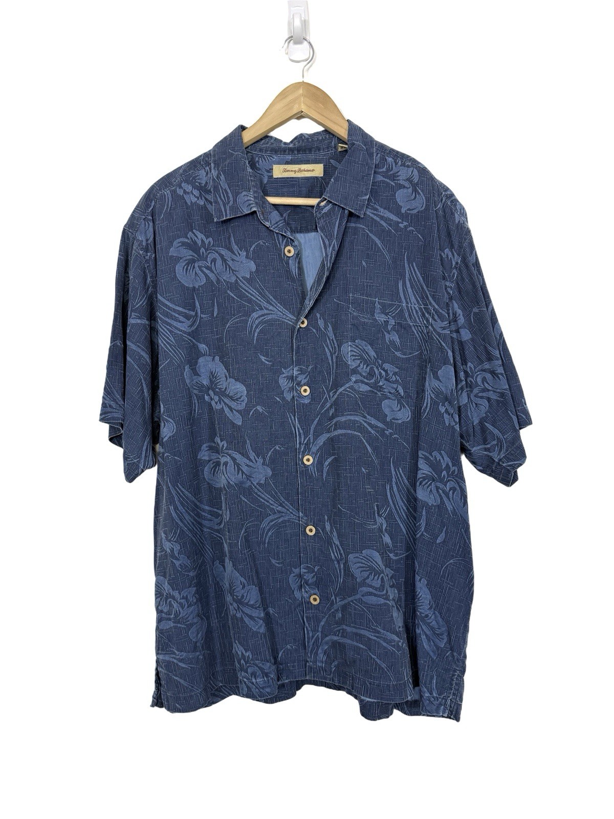 TOMMY BAHAMA 100% Silk Aloha Blue Hawaiian Camp Shirt Men XL Beach Resort Vacay