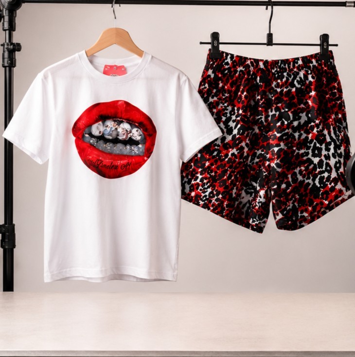 Teens Graphic Print Crew Neck Short Sleeve T-Shirt + Leopard Print Shorts S/M