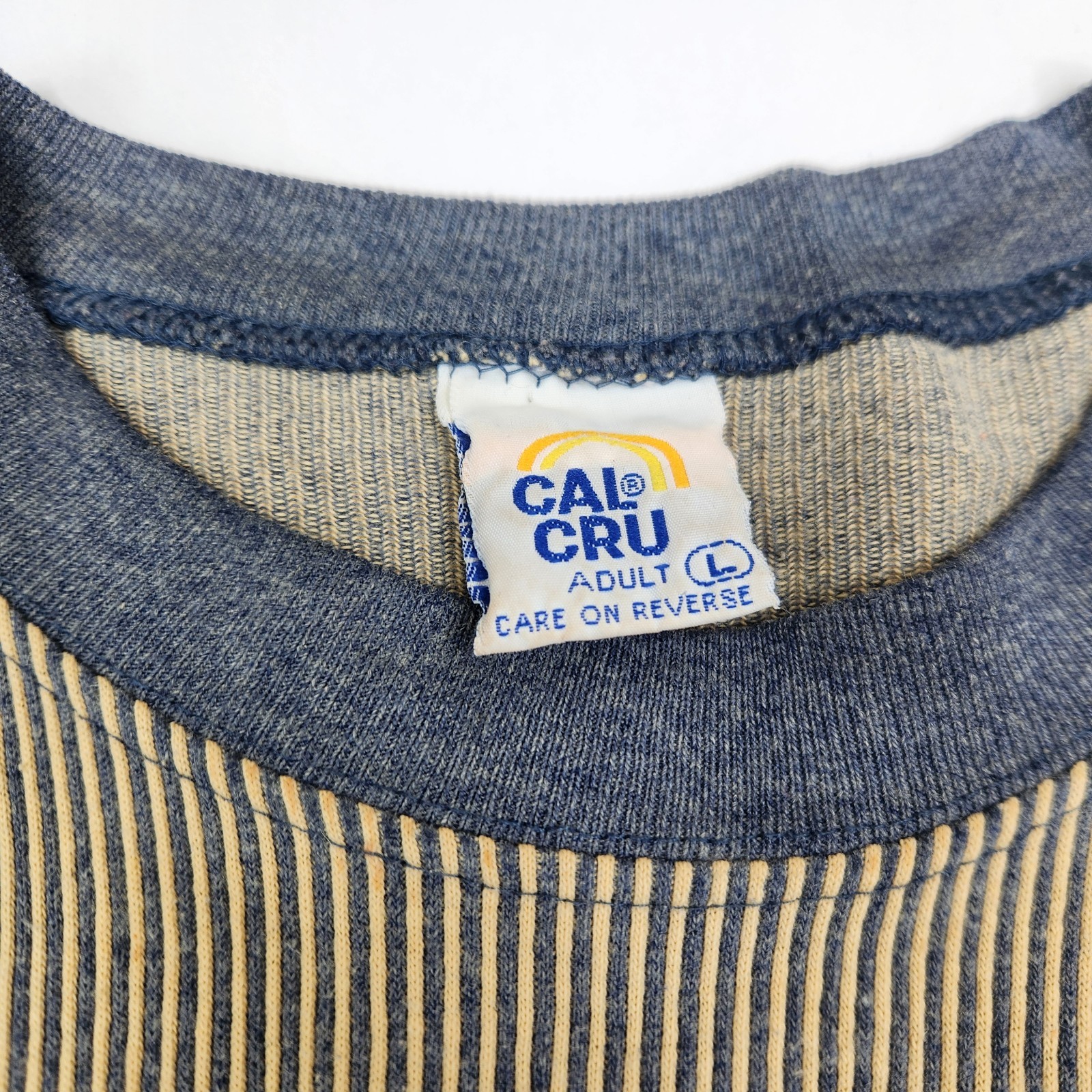 Cal Cru Vintage 90s Microstriped River Street Savannah GA Crew Neck Tee L