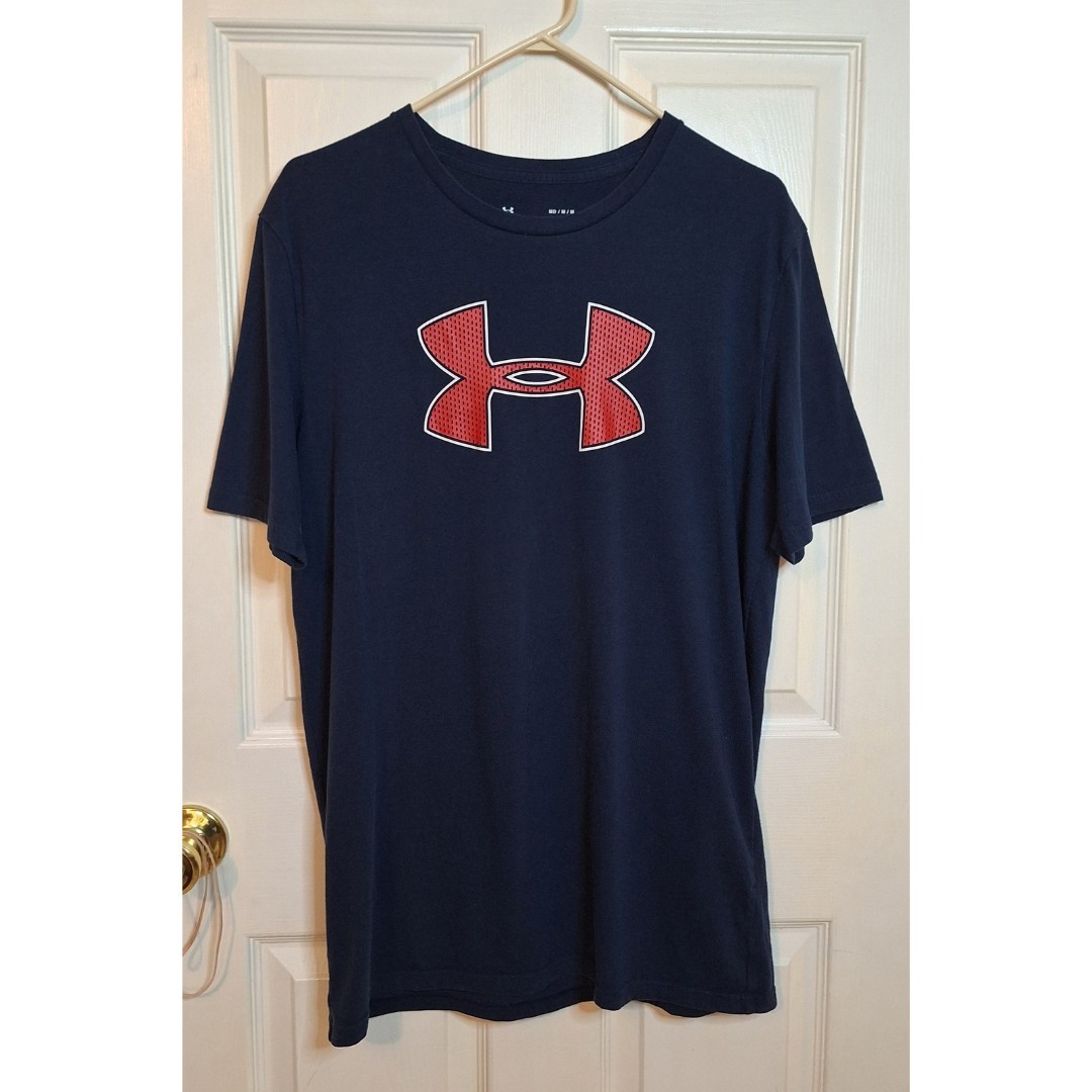 Under Armour Heatgear Athletic Navy Blue Red Logo Graphic Crewneck Tshirt Size M