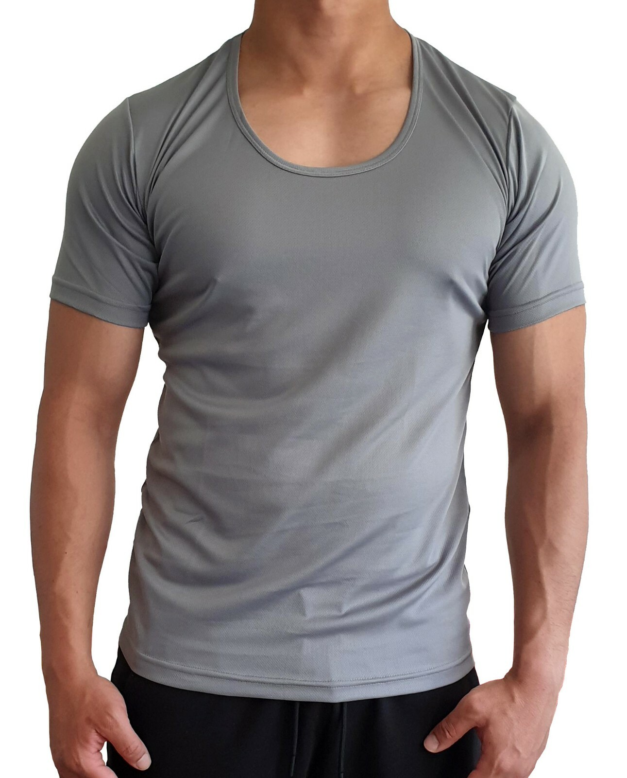 MENS SCOOP NECK T SHIRT QUICK DRY POLYESTER SLIM FIT S – XXL EURO CASUAL MUSCLE