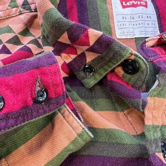 Levi’s multicoloured Aztec button up shirt Size XL