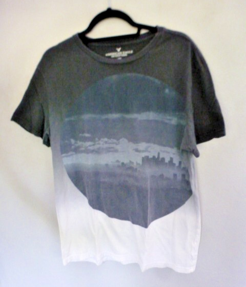 American Eagle AEO T-Shirt Mens L Large cotton blue white ombre Soft Graphic Tee