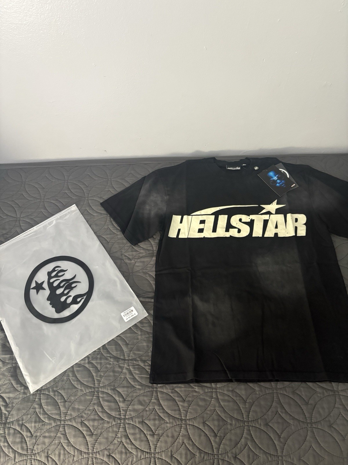 HELLSTAR Men’s M Black Graphic Logo Crew Neck Short Sleeve T-Shirt New Tags