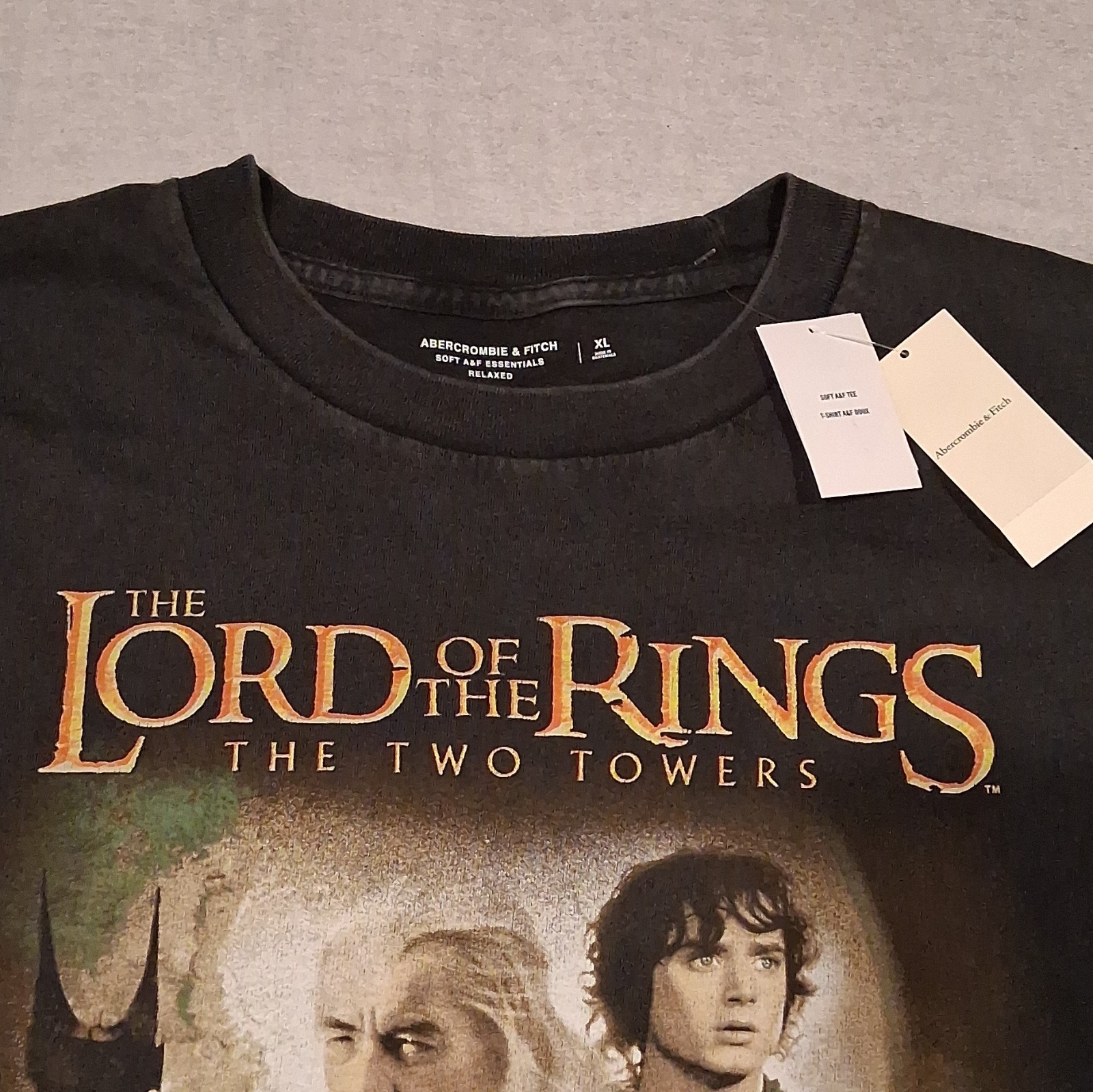 Vintage Abercrombie & Fitch Soft A&F Essentials Two Towers Graphic Tee Black XL