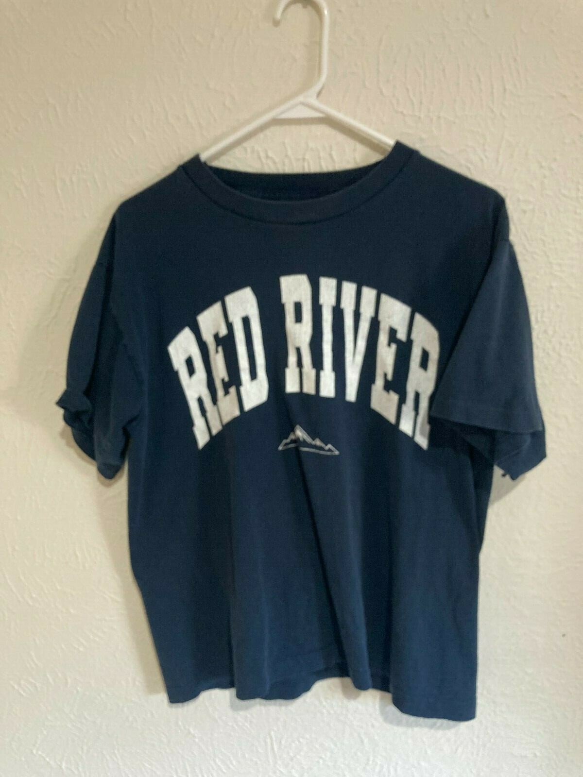 VINTAGE EAGLE PRODUCTS M/L NAVY BLUE RED RIVER NEW MEXICO GRAPHIC SKI TEE COTTON