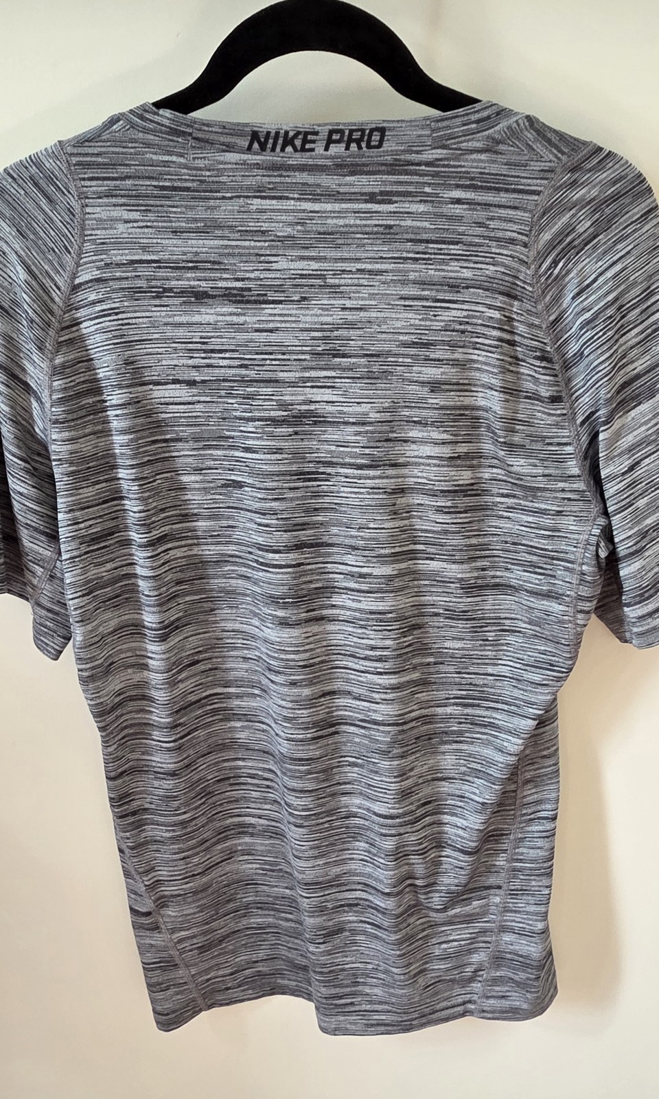 Nike Men’s Pro Dri-Fit Performance grey Fitted Tee, size medium