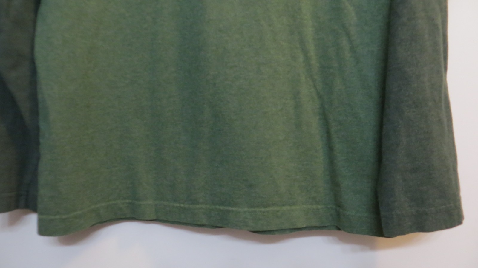 Brooks Brothers Shirt Mens Small Green Raglan Long Sleeve Tee Preppy Retro Top