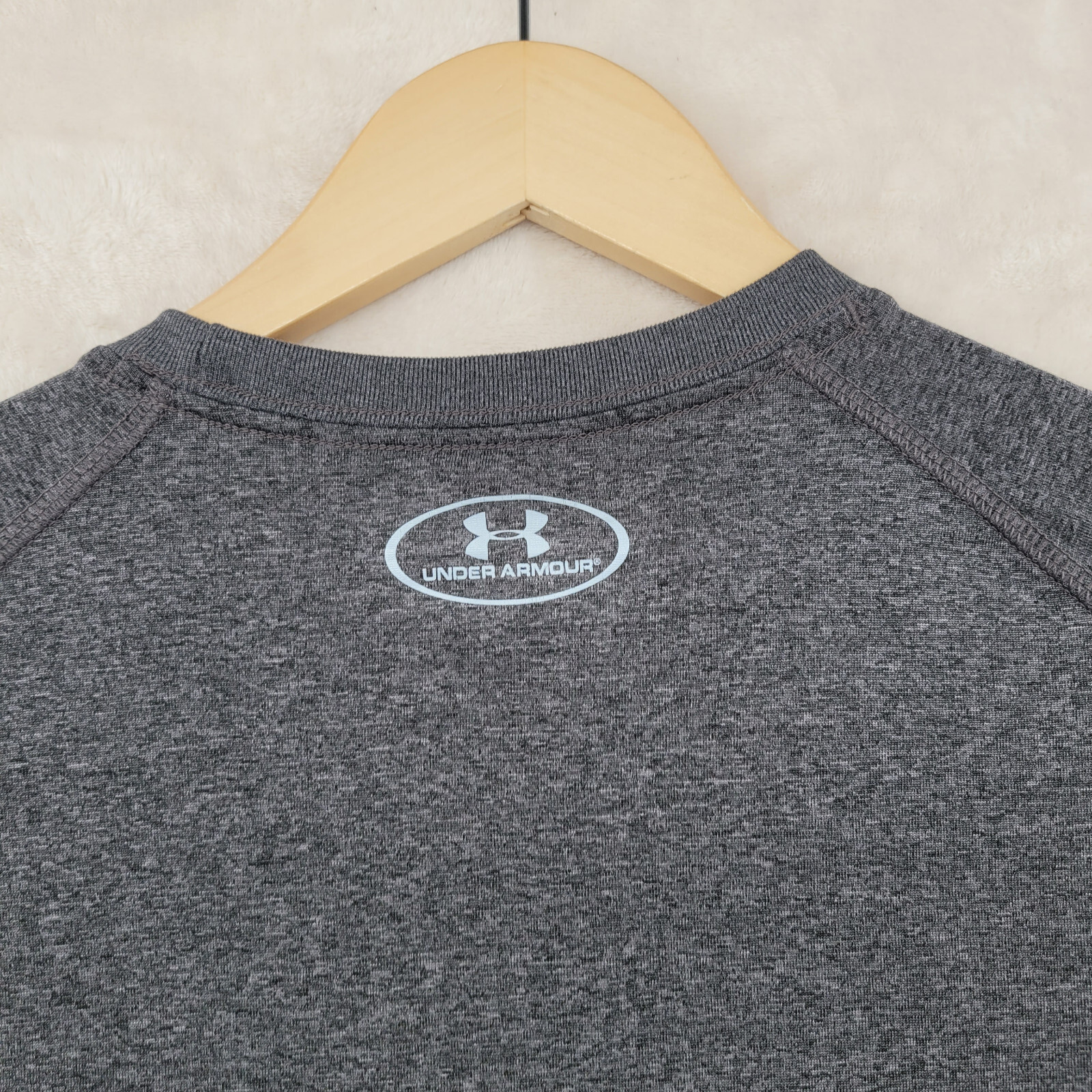 Under Armour Heatgear Loose Fit Men Size M FIU Panthers Crew-Neck T-Shirt