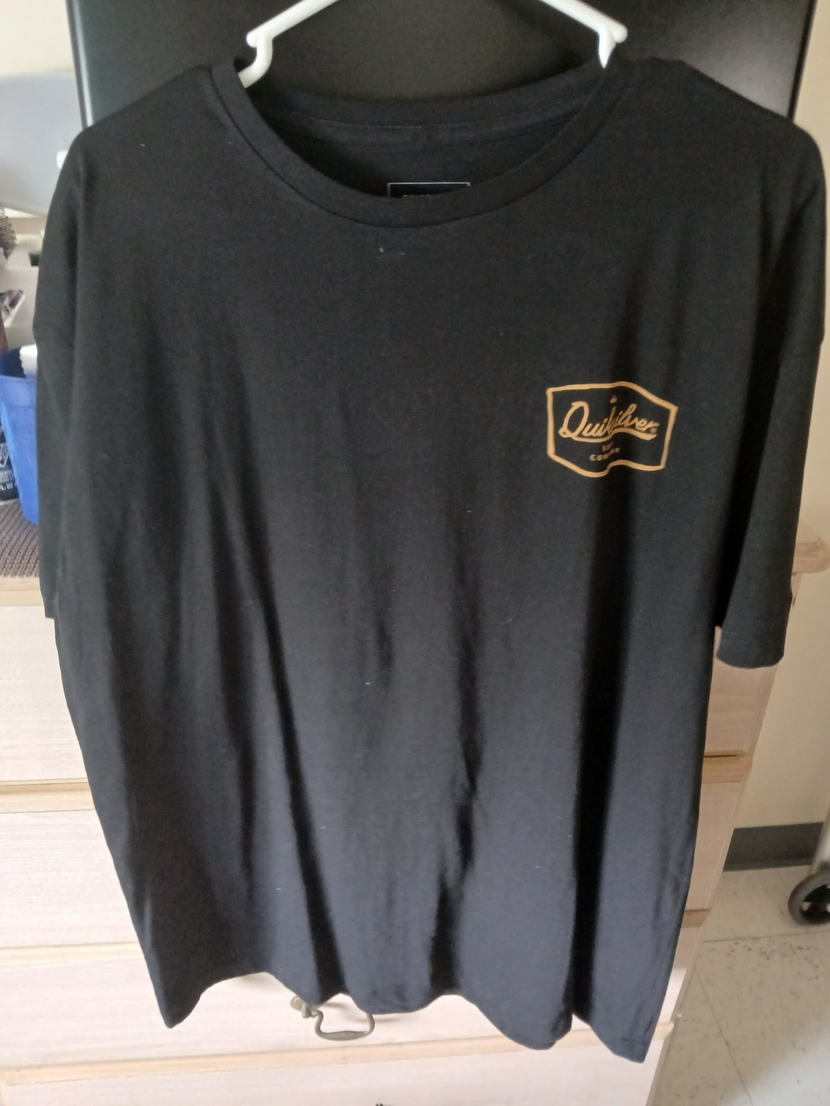 Quiksilver​Item: Men’s Graphic T-Shirt