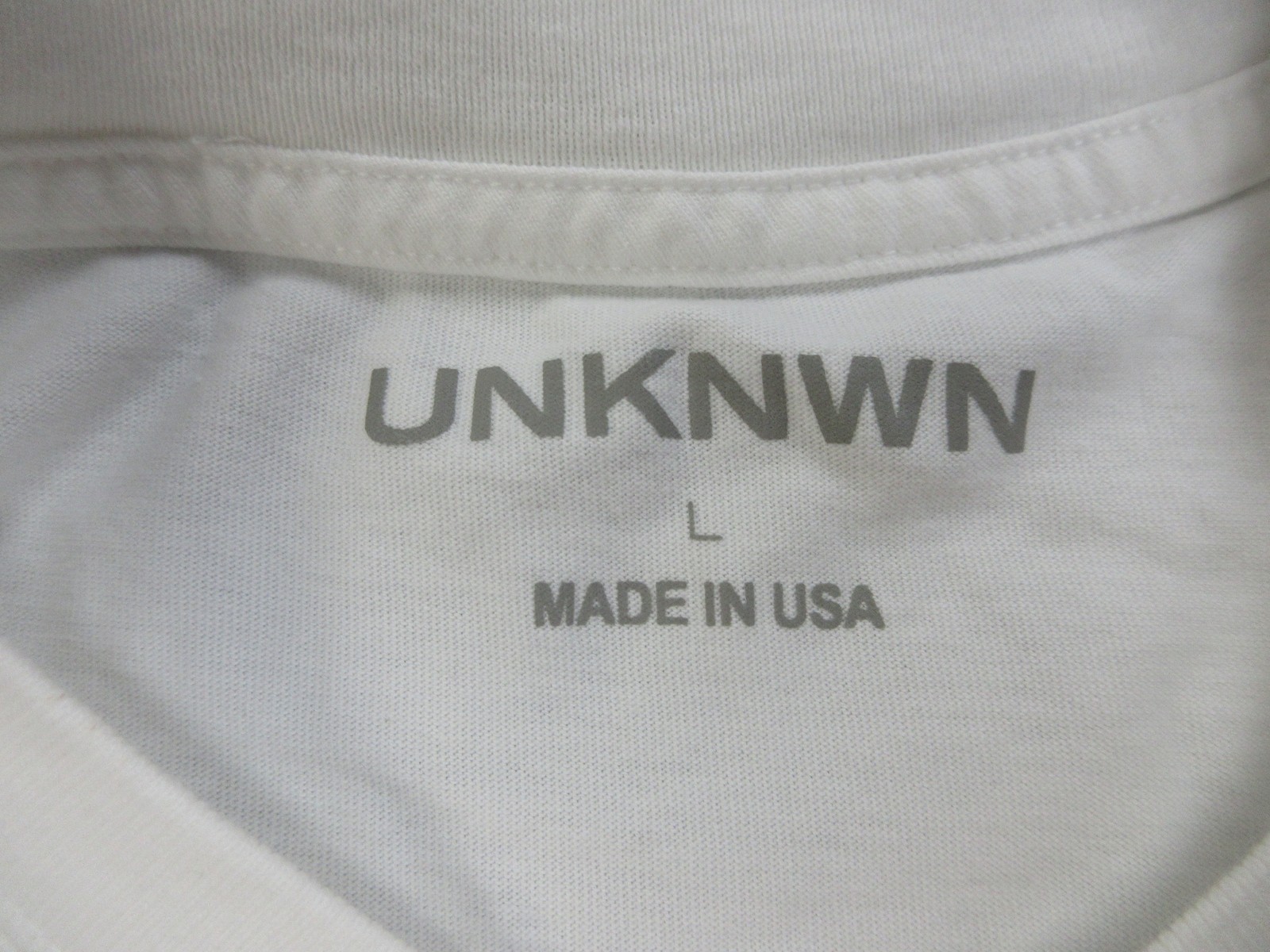 UNKNWN Shirt Mens Large White The Fight To Get There Graphic Smiley USA Tee