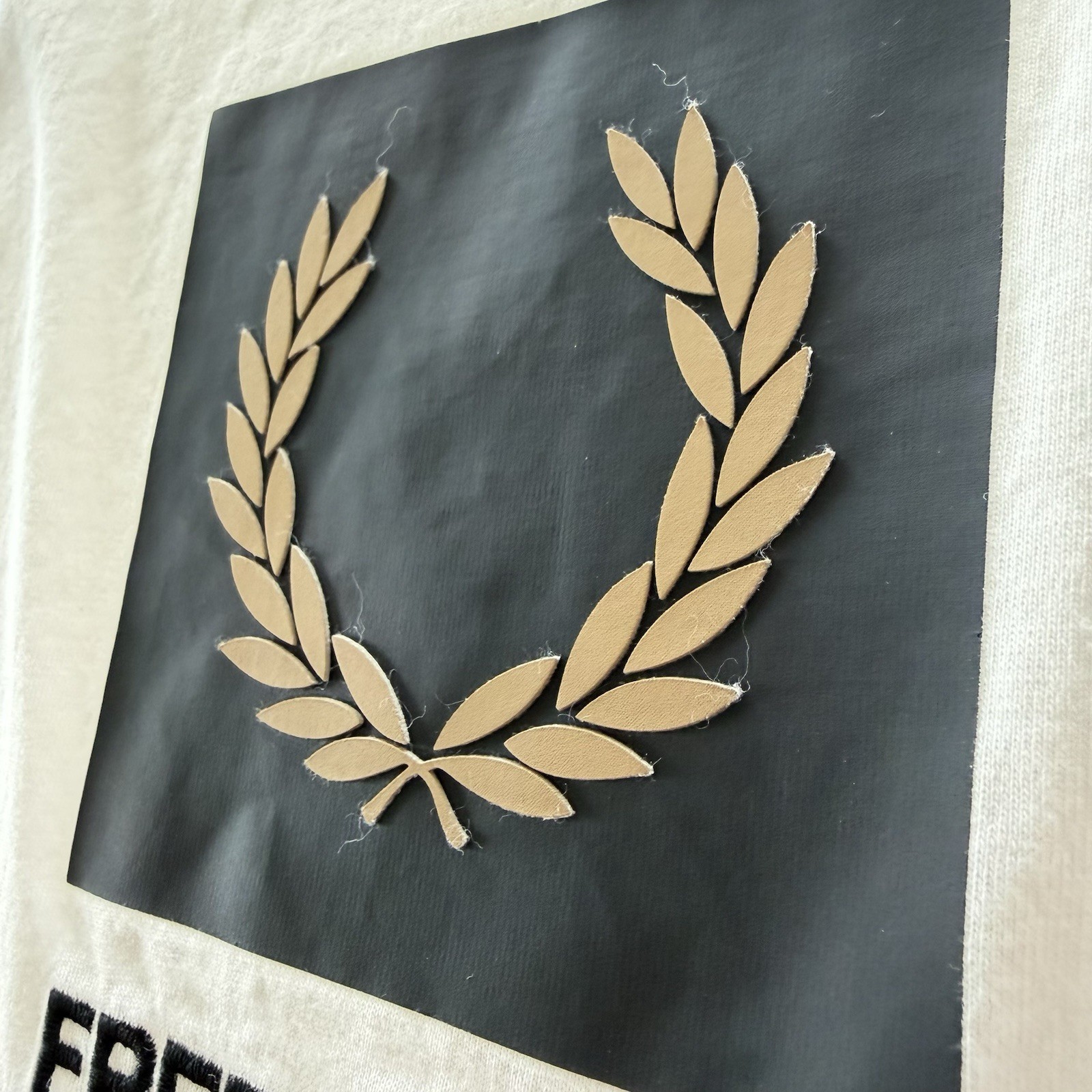 Fred Perry New T Shirt Mens Large White Raised Logo Short Sleeve