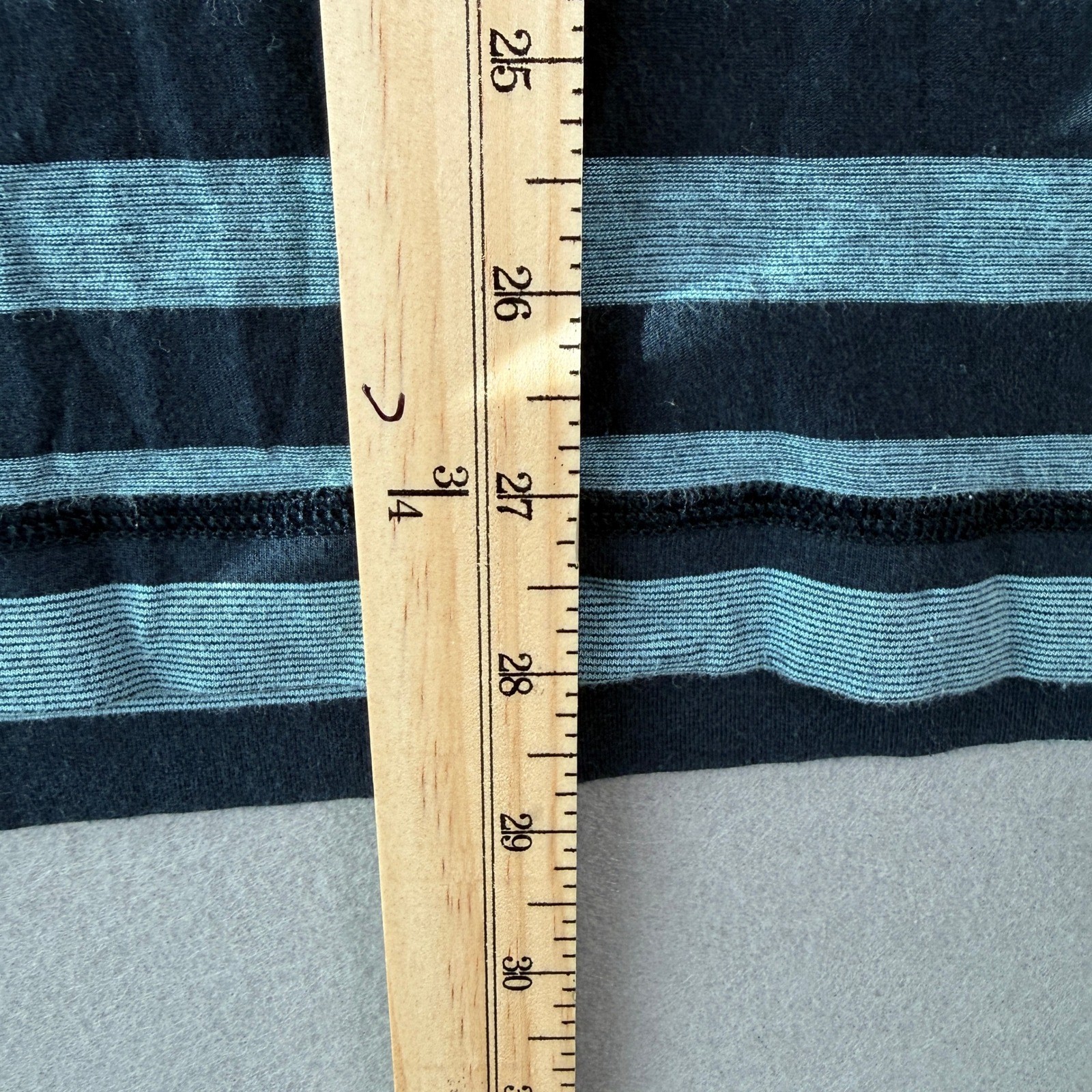 Lululemon T-Shirt Mens XL Black Blue Stripe Crew Neck Short Sleeve Athletic