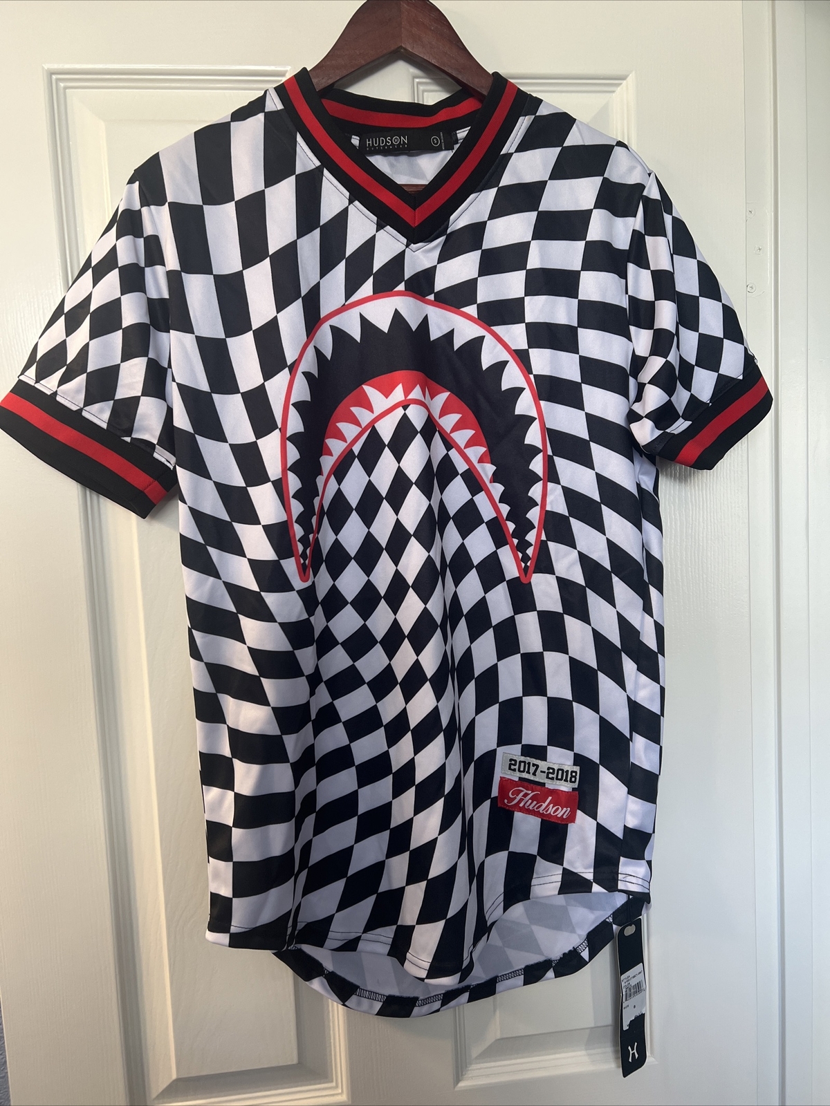RARE Hudson Outerwear SHARK Jersey Classic 2017-2018 – NEW W/ TAGS – SMALL
