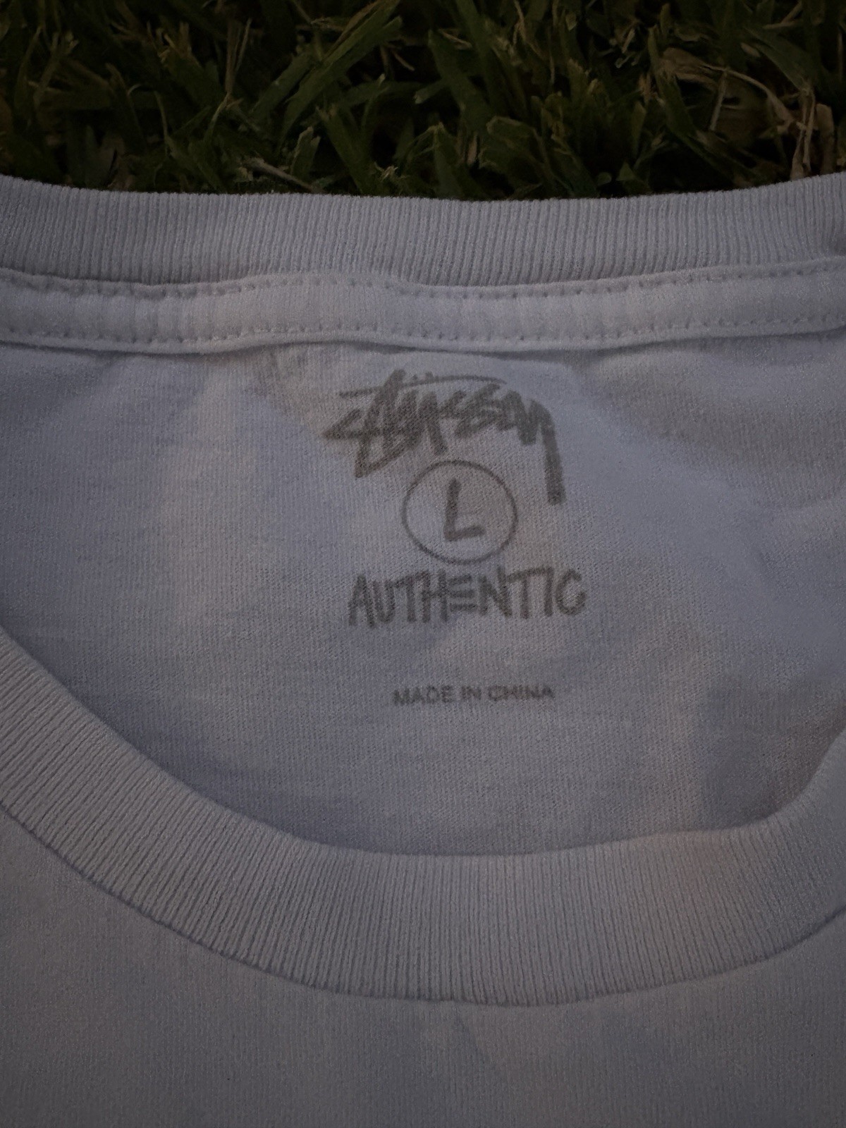 Stüssy Men’s White Graphic Logo Crew Neck Short Sleeve T-Shirt Size L