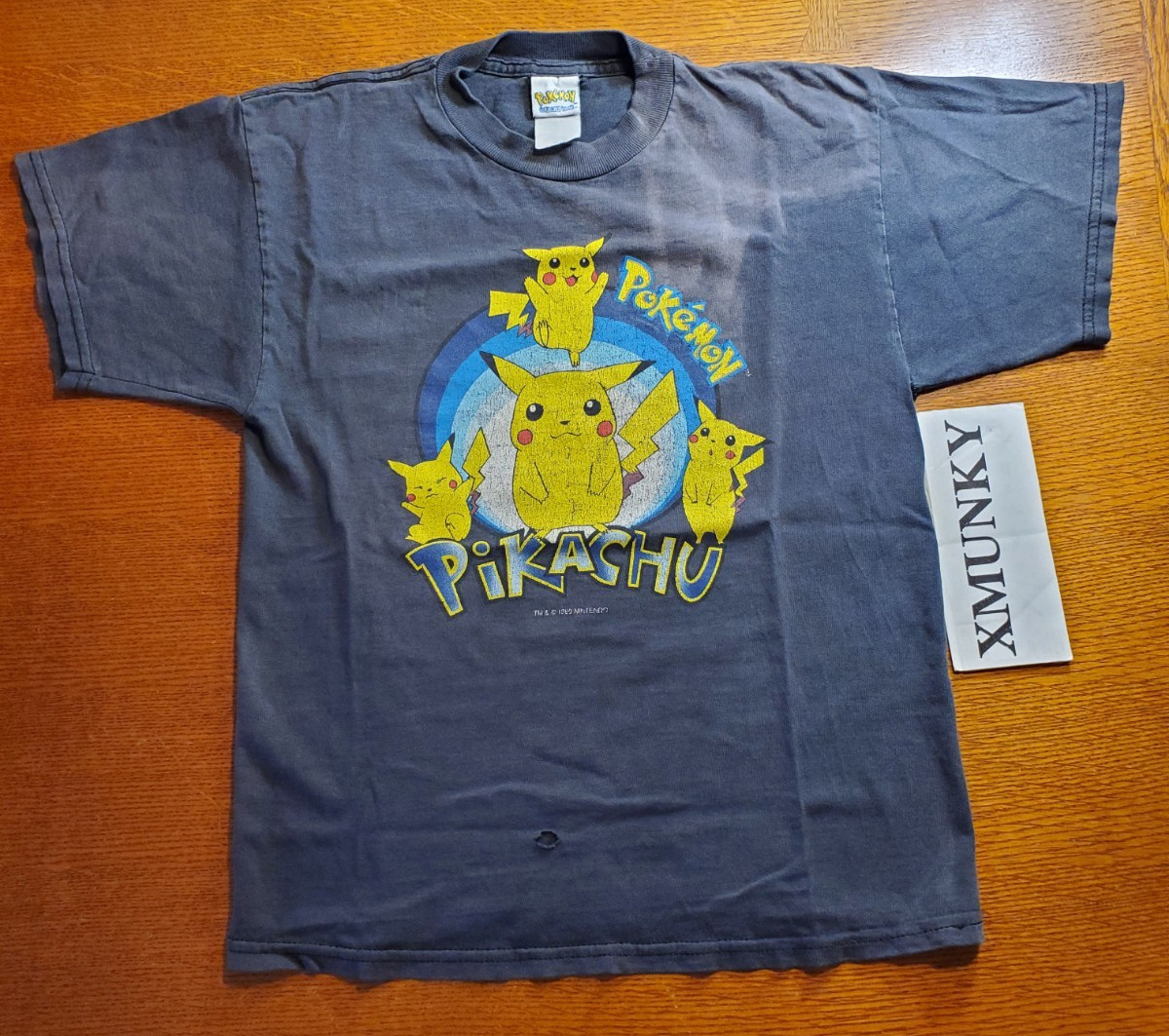 Vintage 1999 Pokemon Pikachu Nintendo T-Shirt XS Black Faded Distressed Nice!