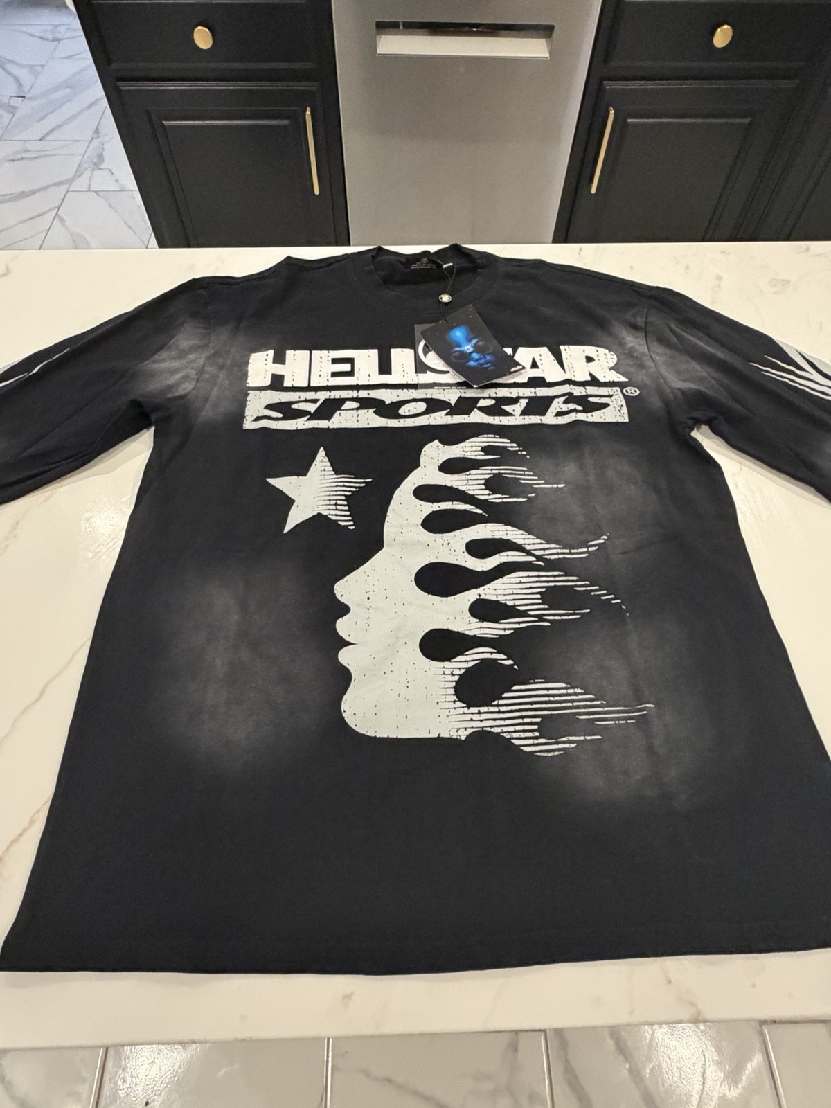 Hellstar Sports Men’s Black Long Sleeve Crew Neck Graphic Logo Tee Size S