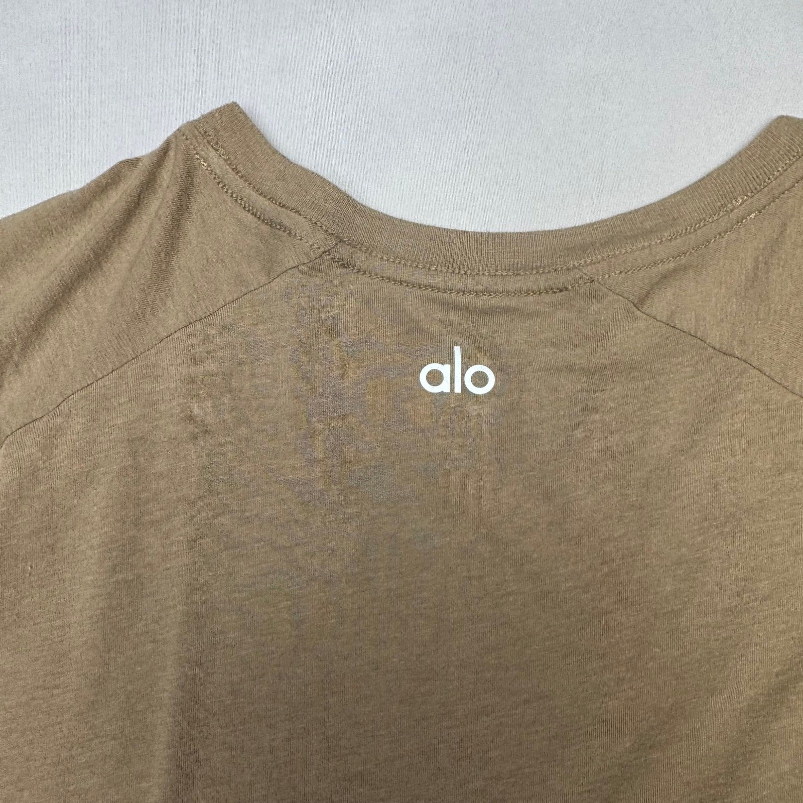 Alo Yoga Triumph Raglan Tee Shirt Men’s Large Gym Running Outdoor Casual